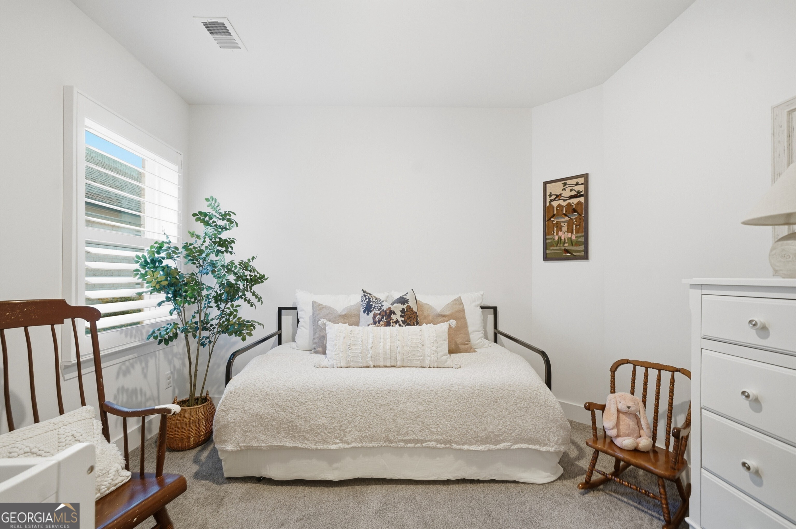 209 Floral Valley