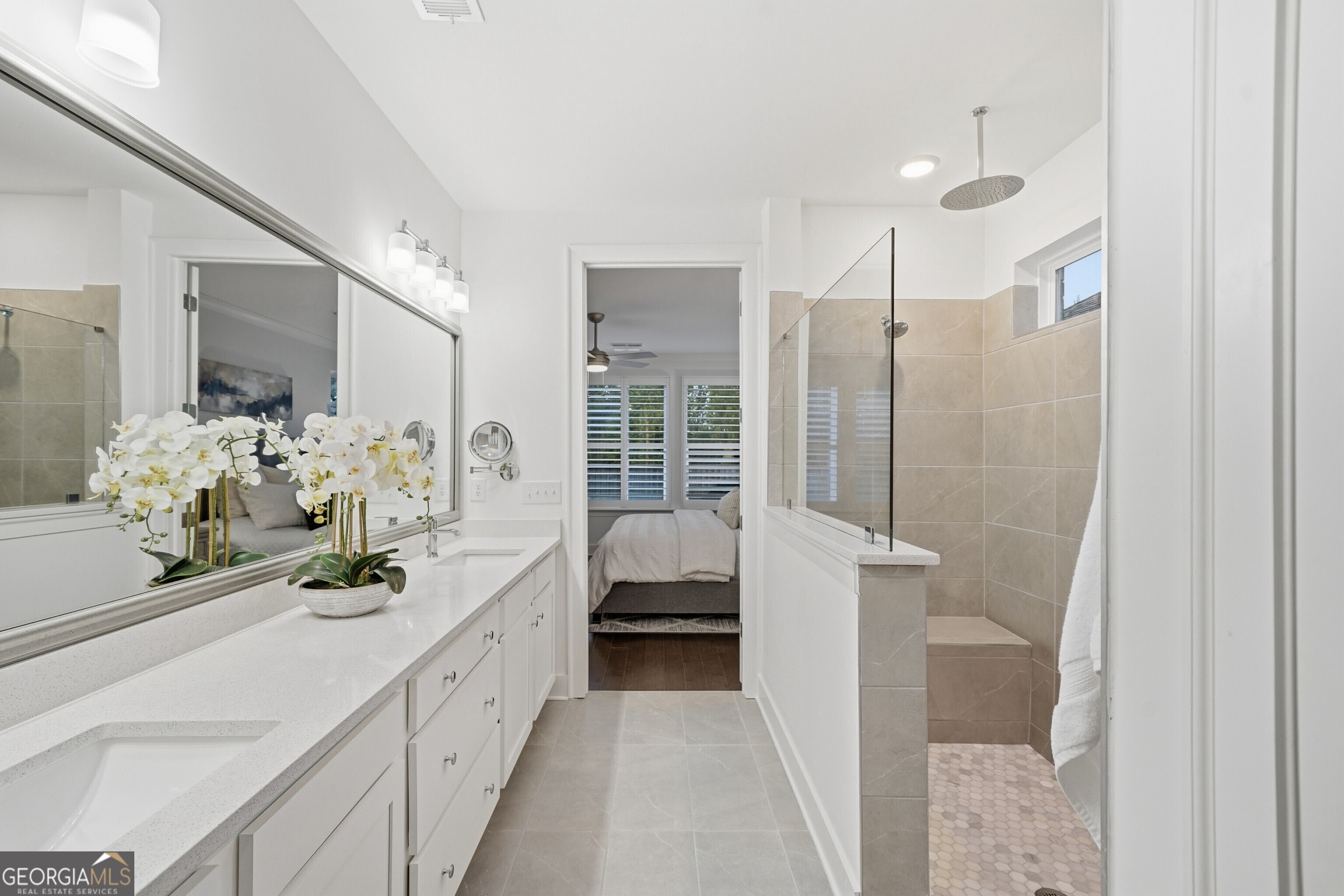 209 Floral Valley