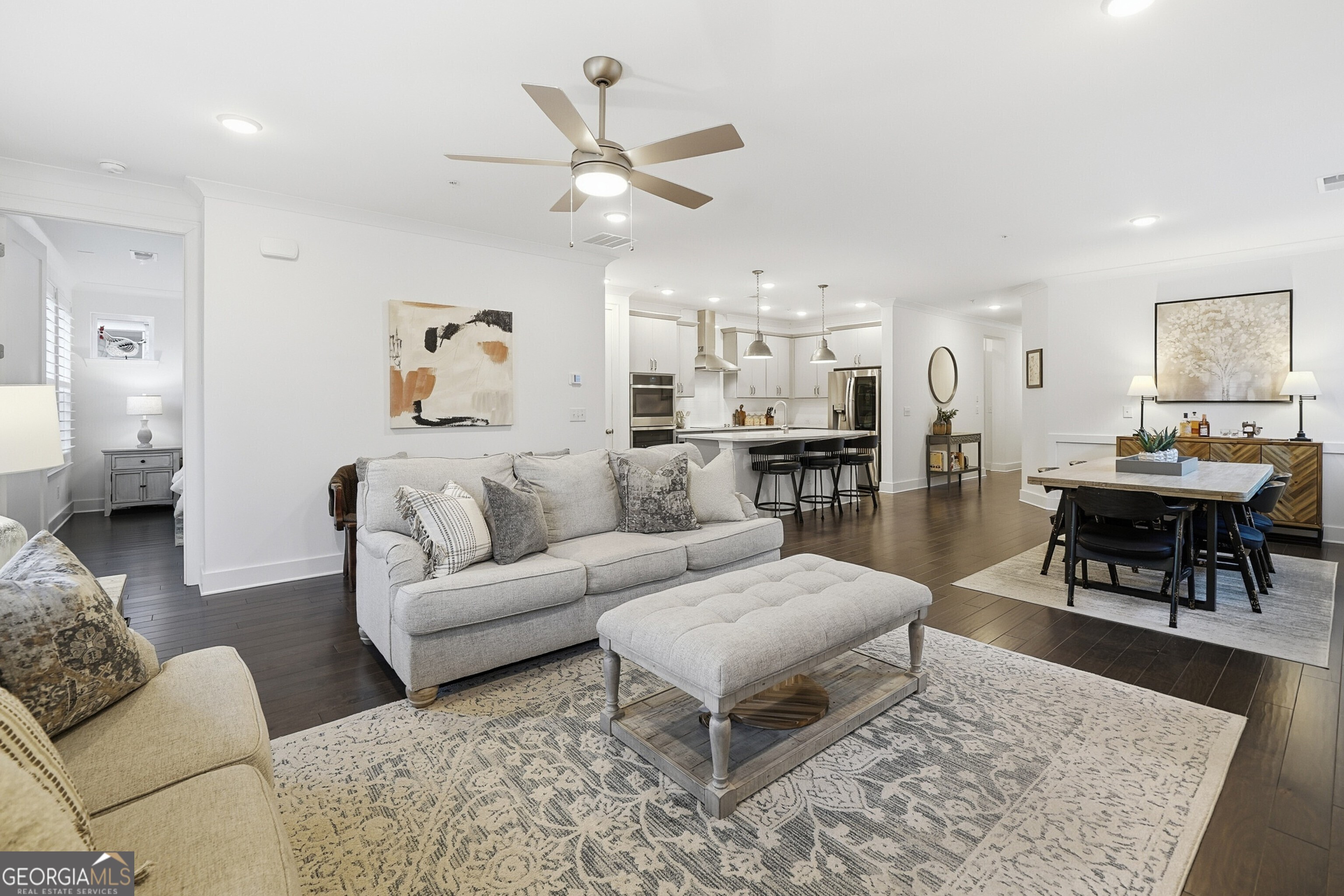 209 Floral Valley