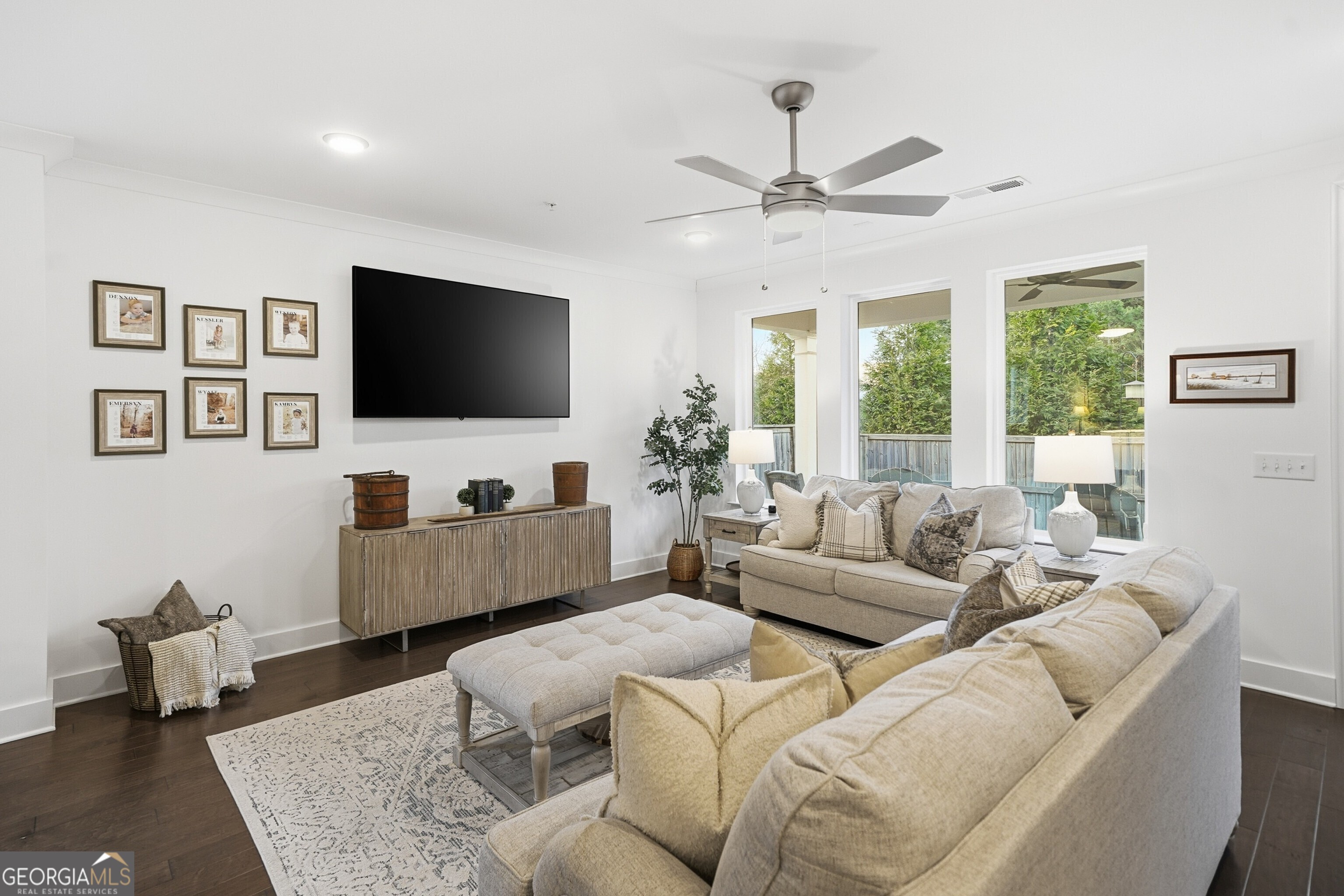 209 Floral Valley