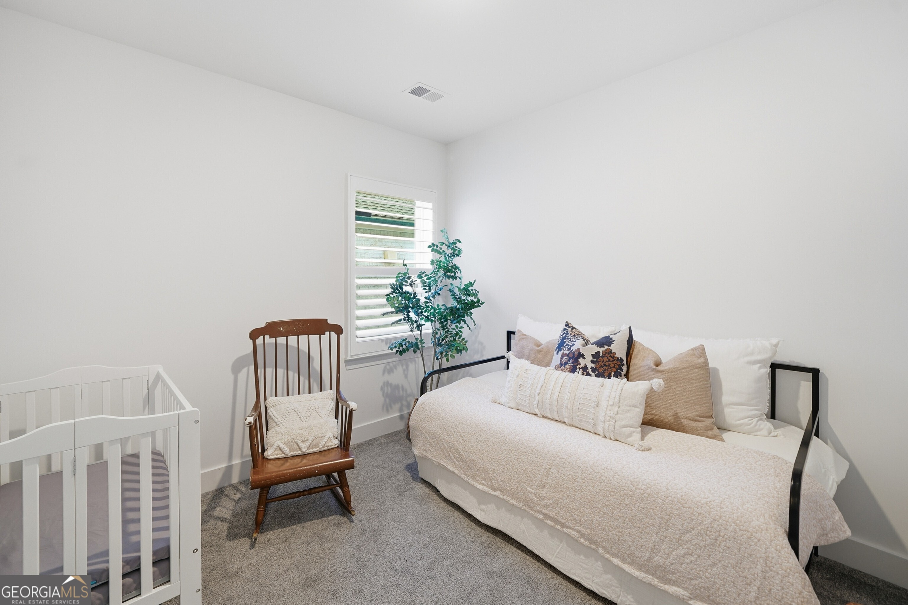 209 Floral Valley
