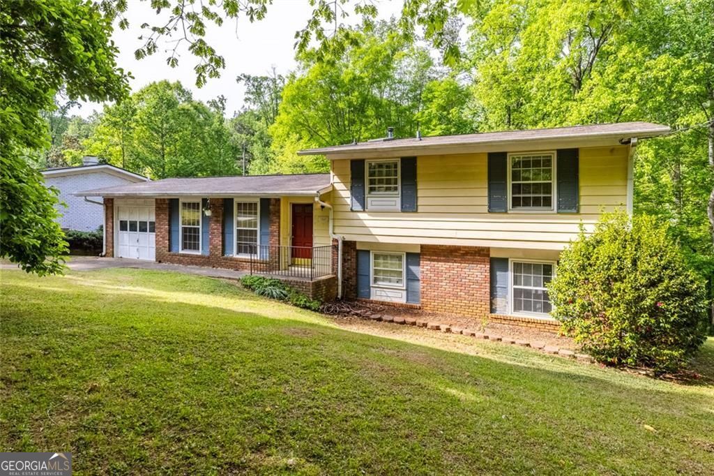 1569 Bubbling Creek Road NE