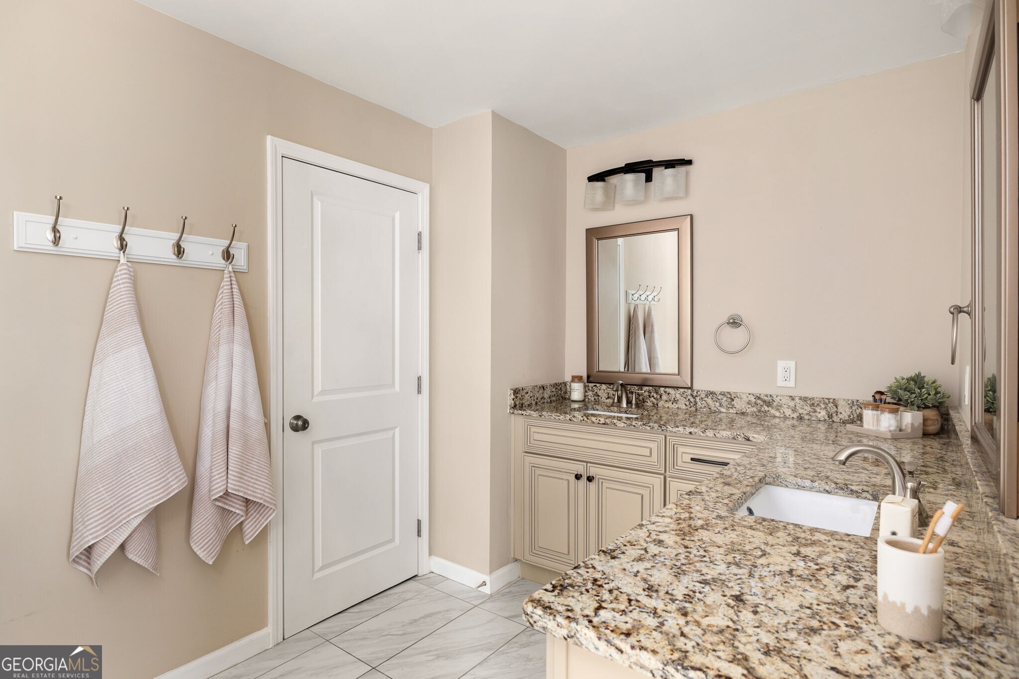 216 Sisson Avenue NE