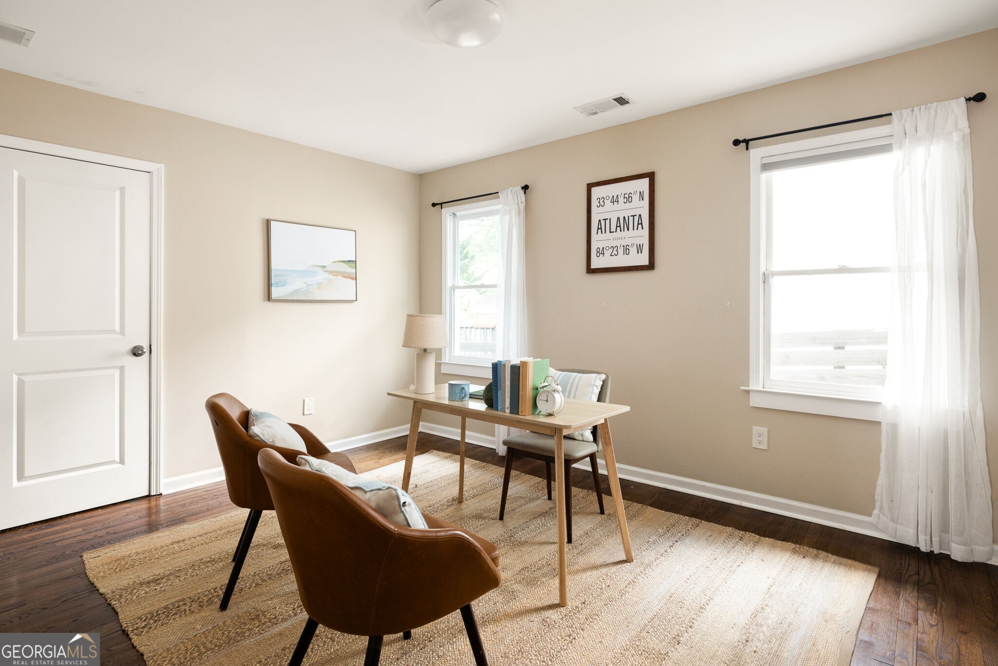 216 Sisson Avenue NE