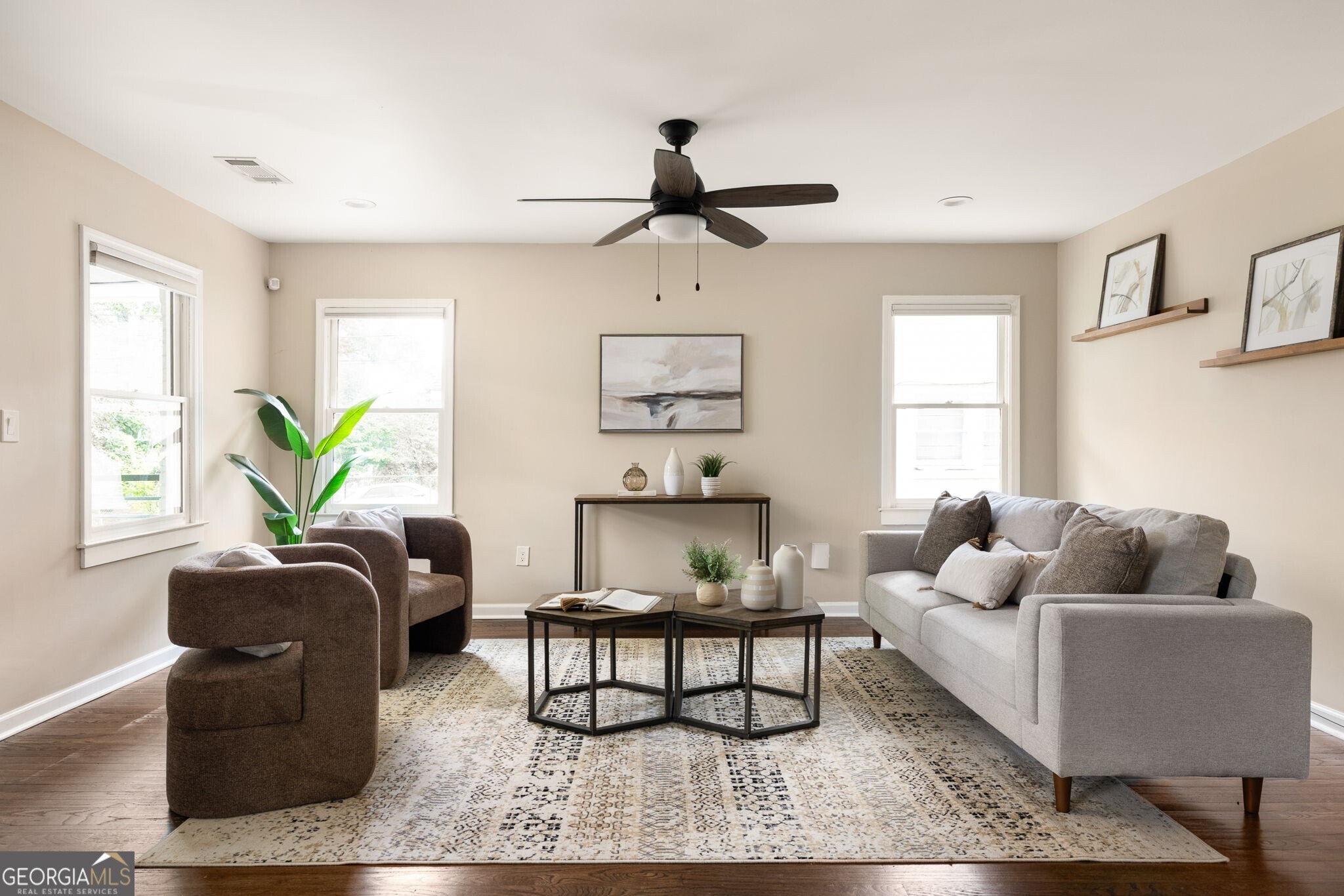 216 Sisson Avenue NE