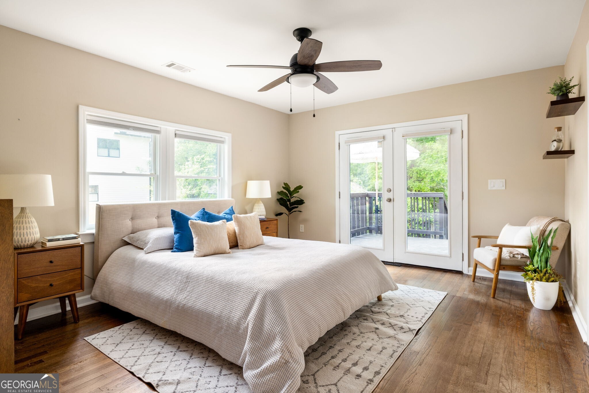 216 Sisson Avenue NE