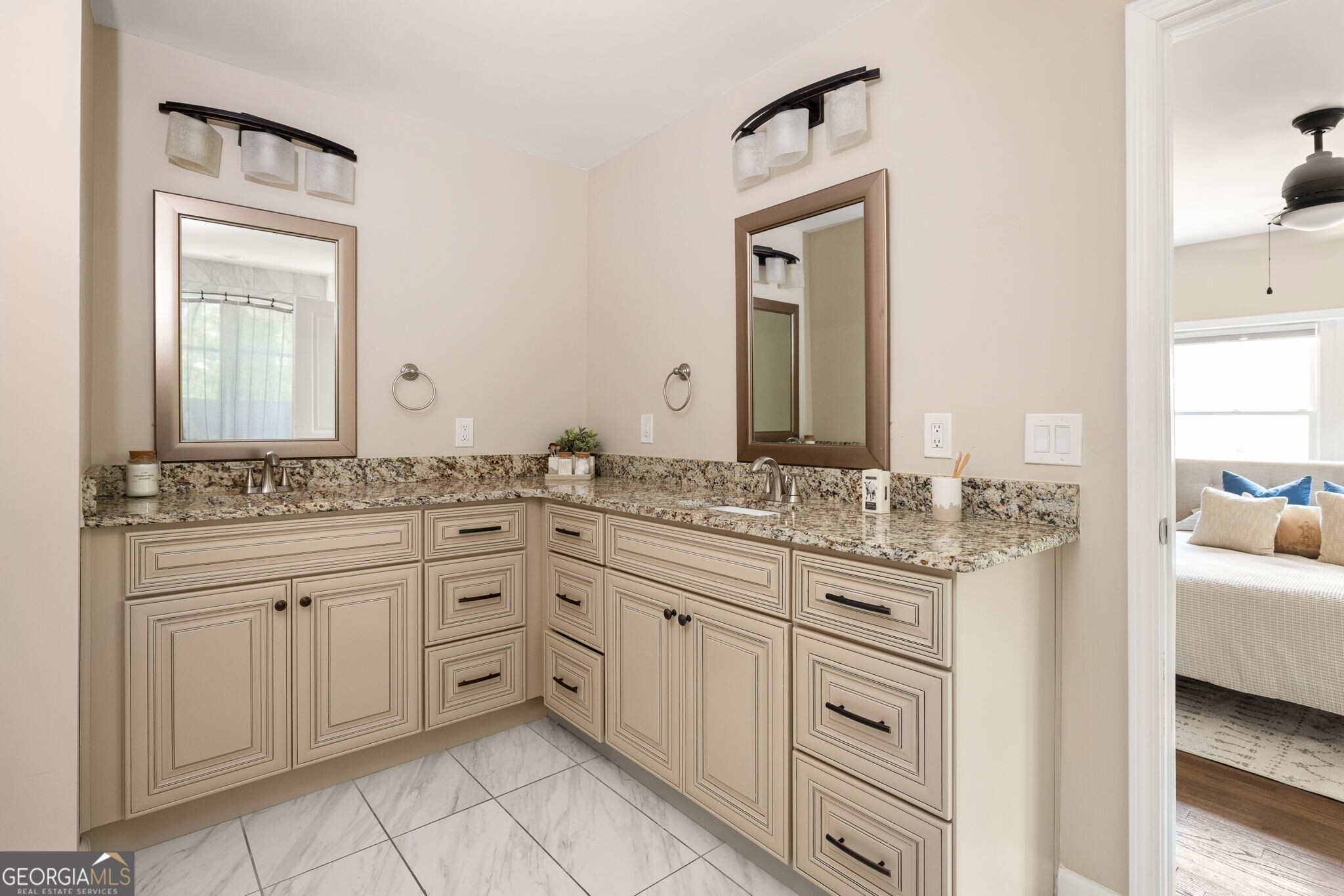 216 Sisson Avenue NE