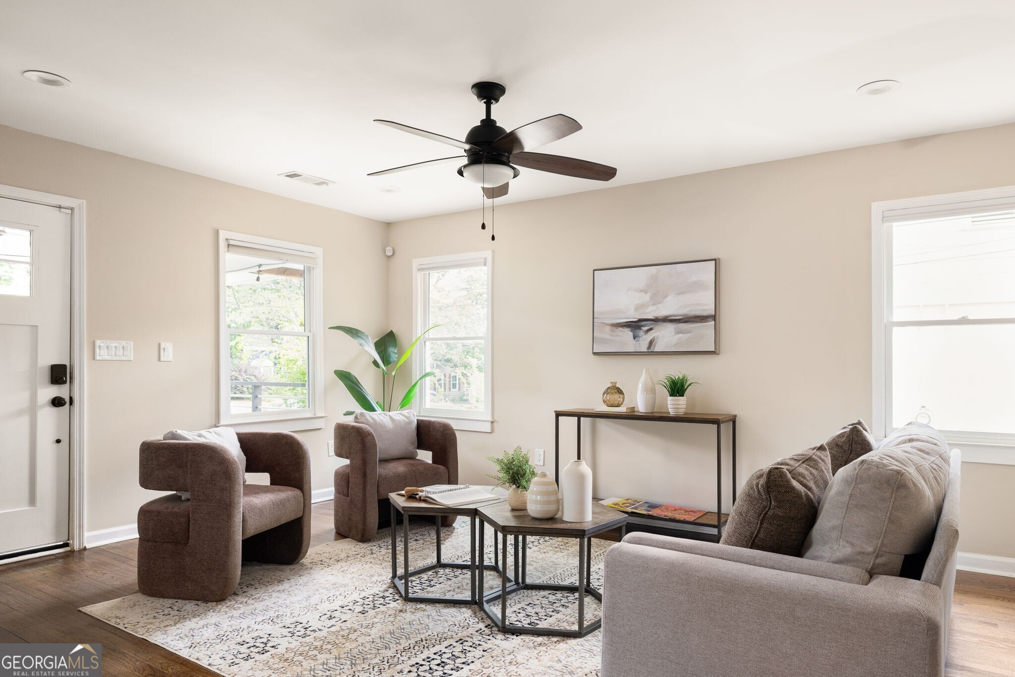 216 Sisson Avenue NE