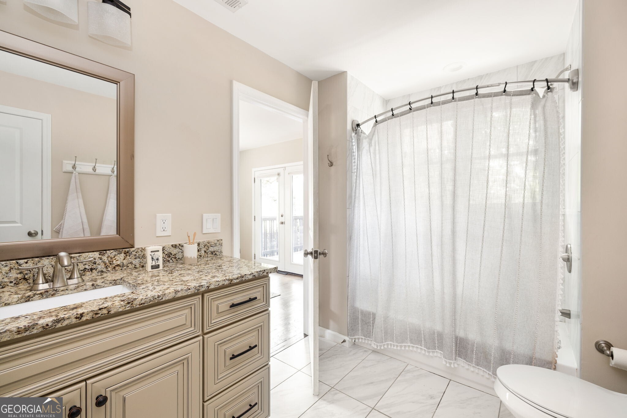 216 Sisson Avenue NE