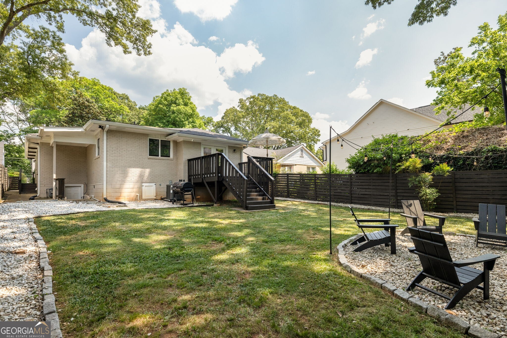 216 Sisson Avenue NE