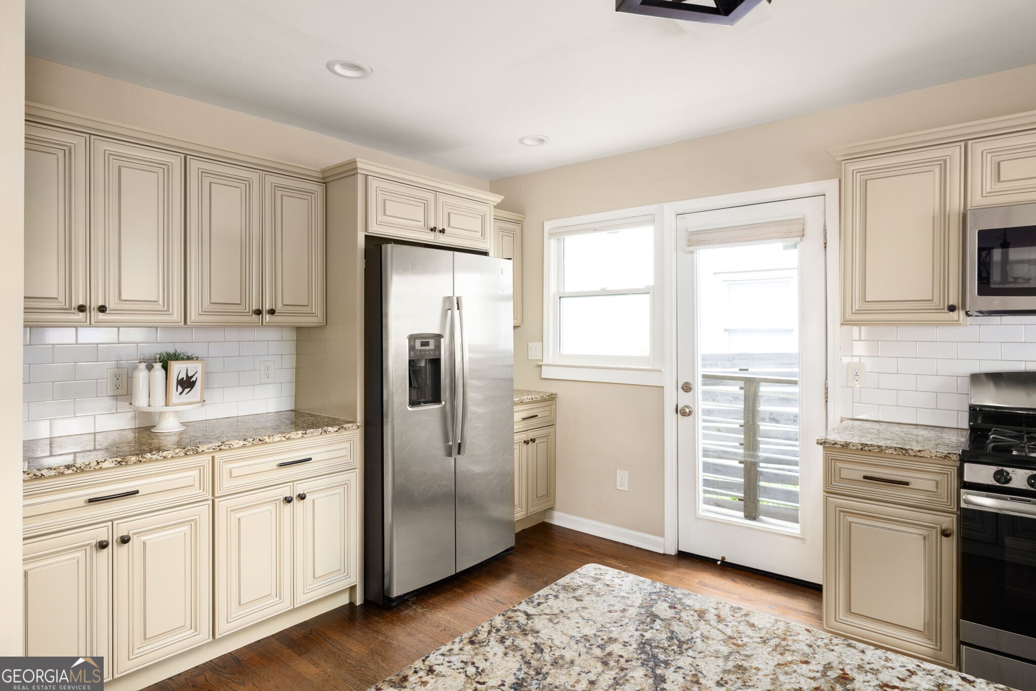 216 Sisson Avenue NE