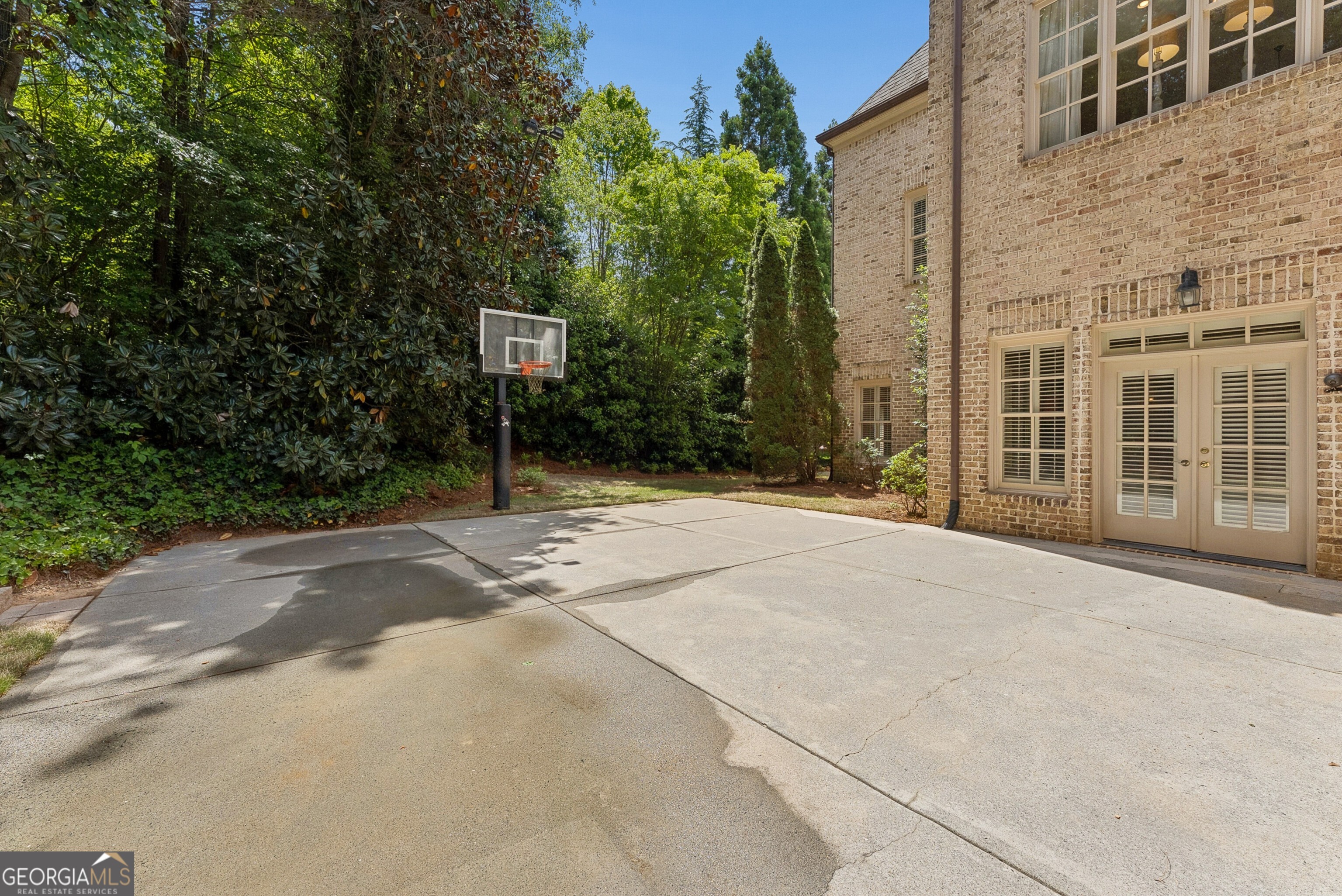 4235 Regency Court NW