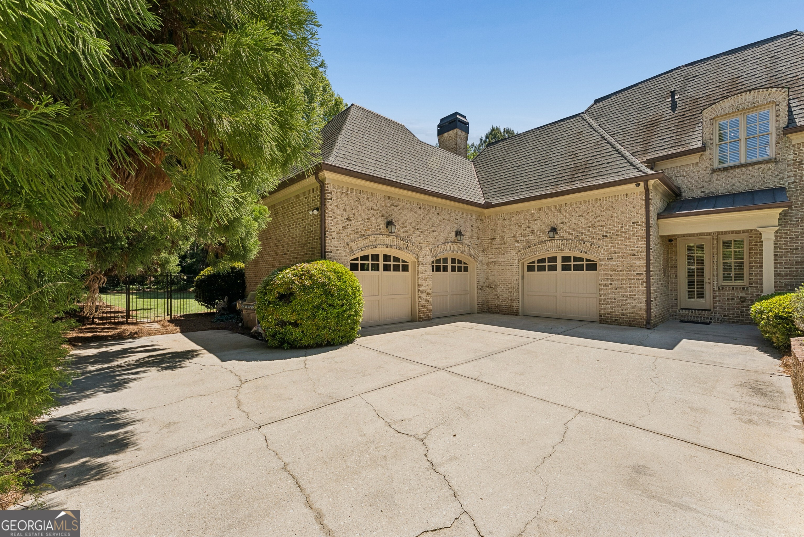 4235 Regency Court NW