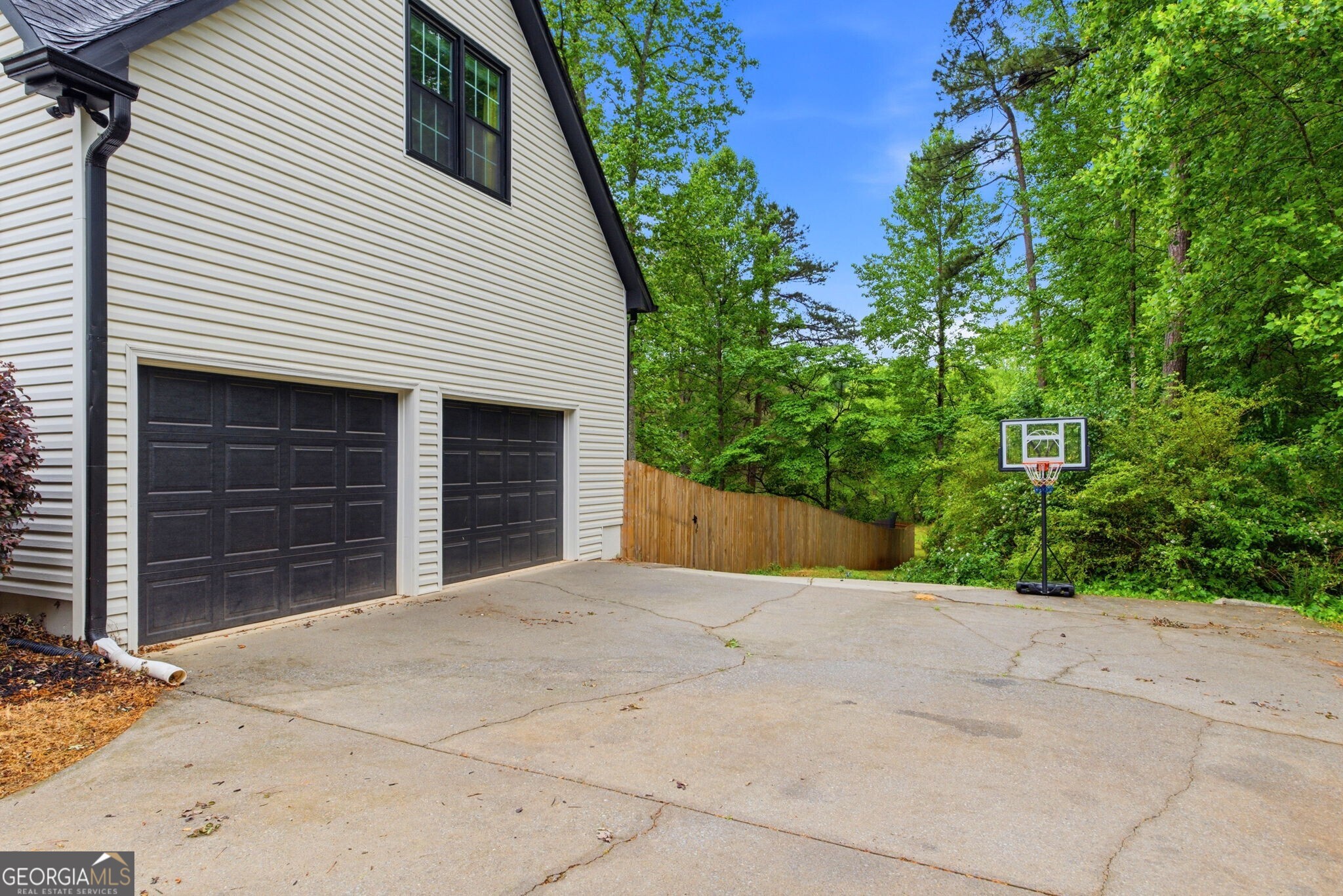 128 Lakeview Lane