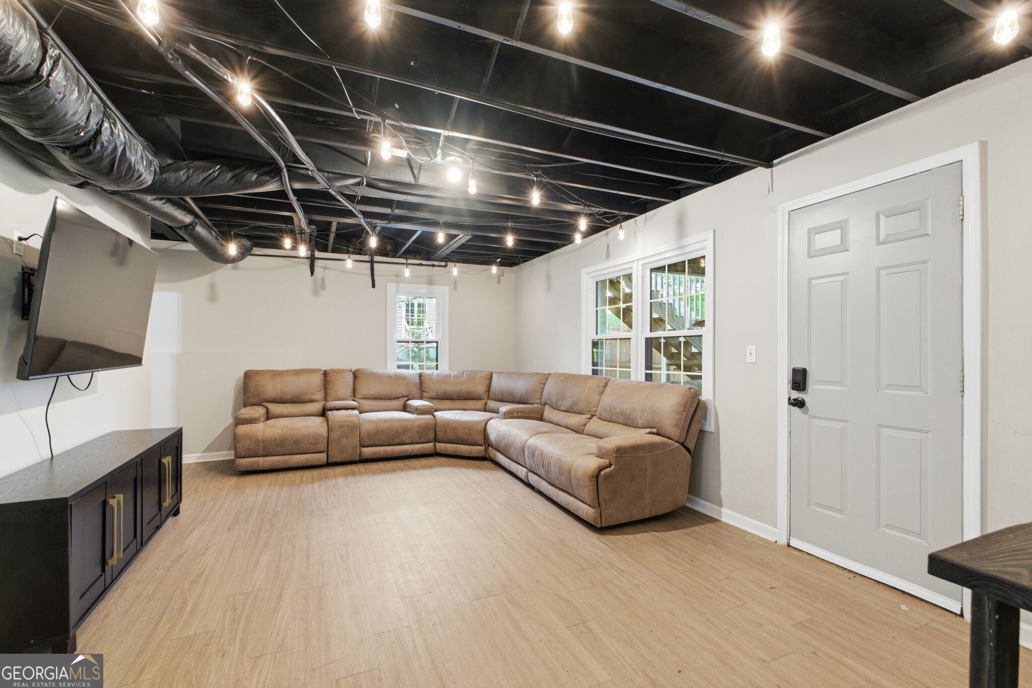128 Lakeview Lane