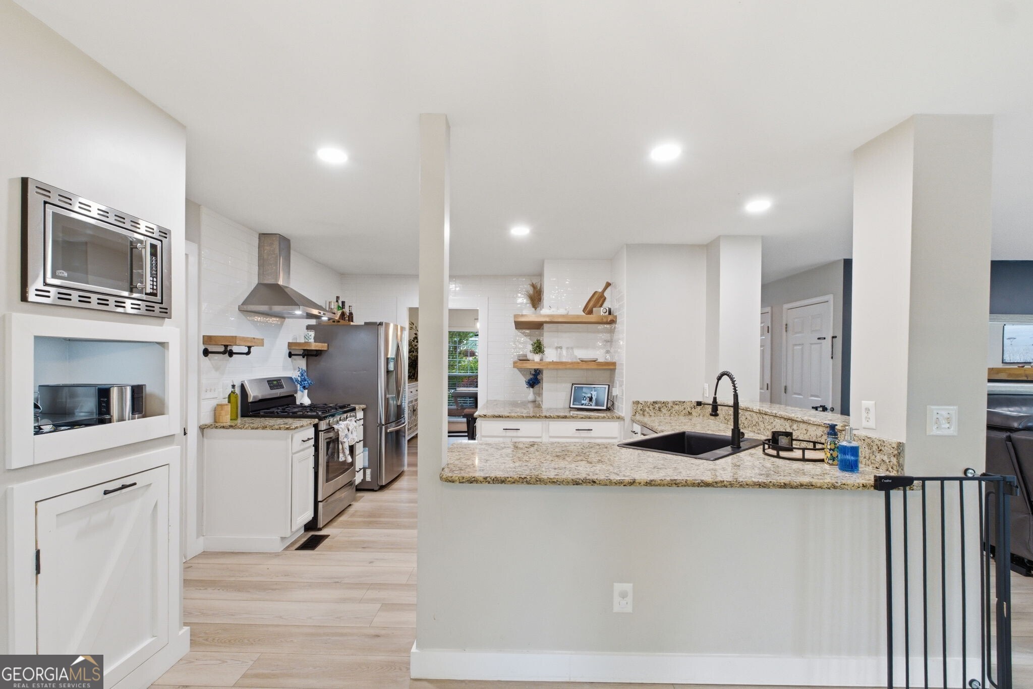 128 Lakeview Lane