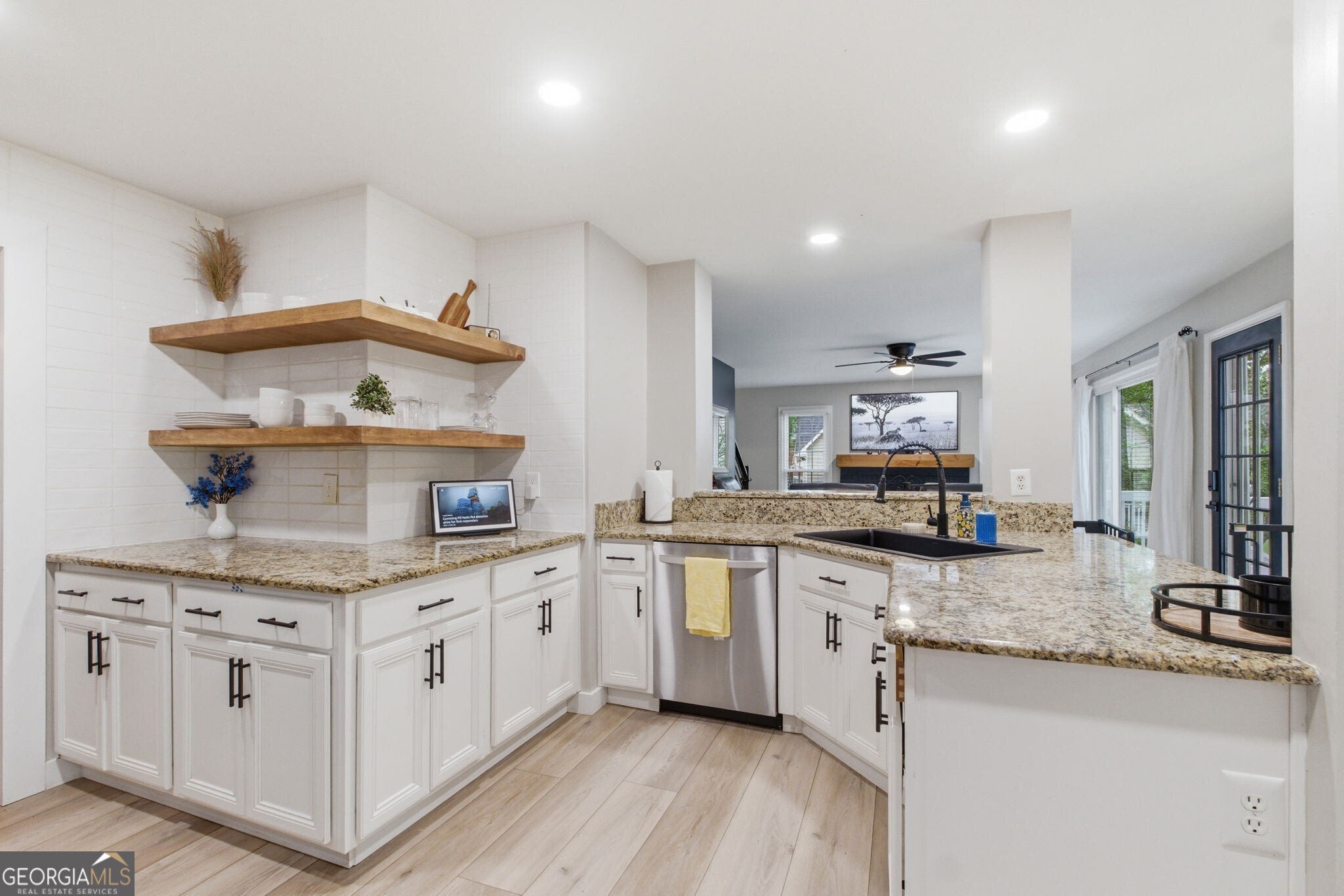 128 Lakeview Lane