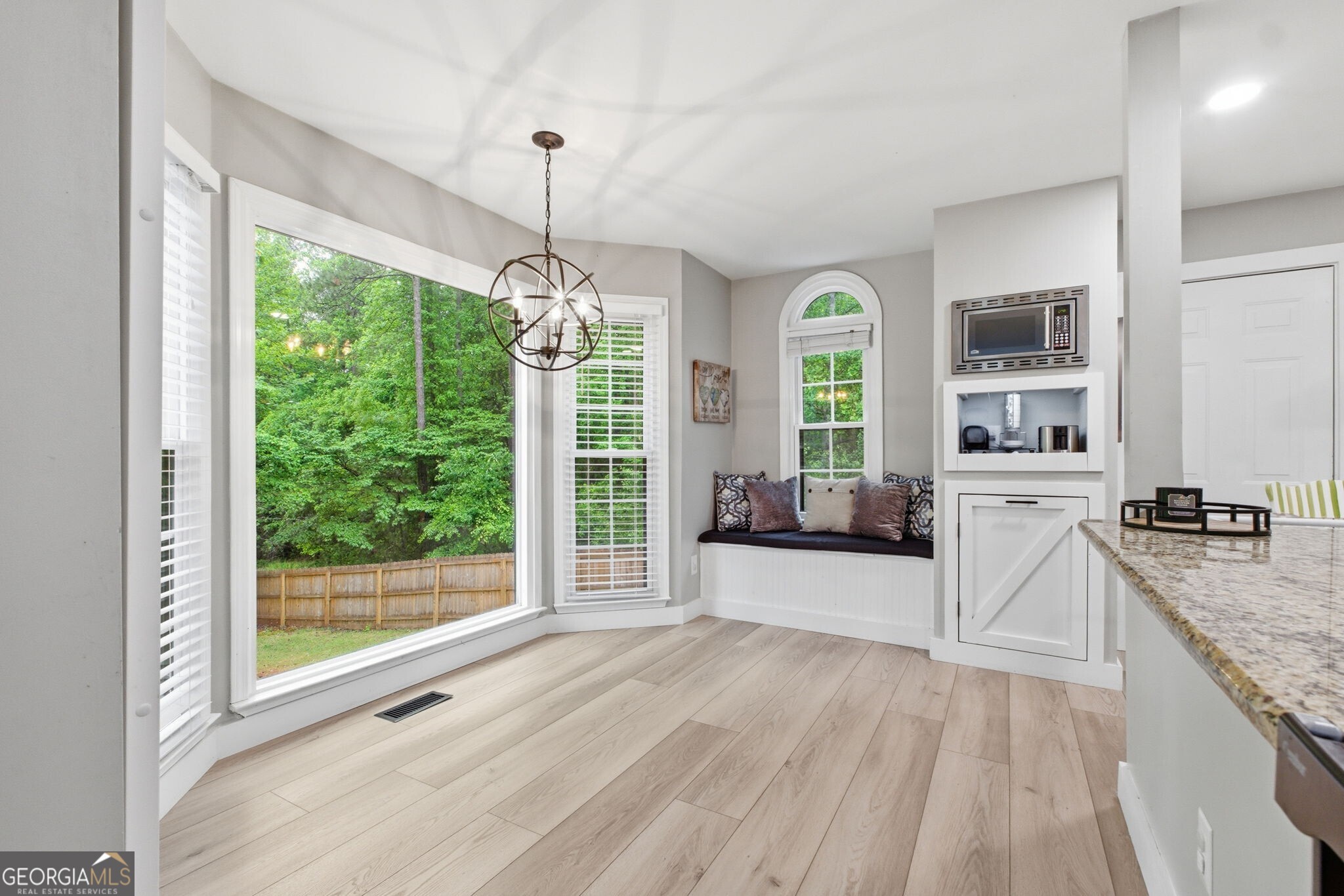 128 Lakeview Lane