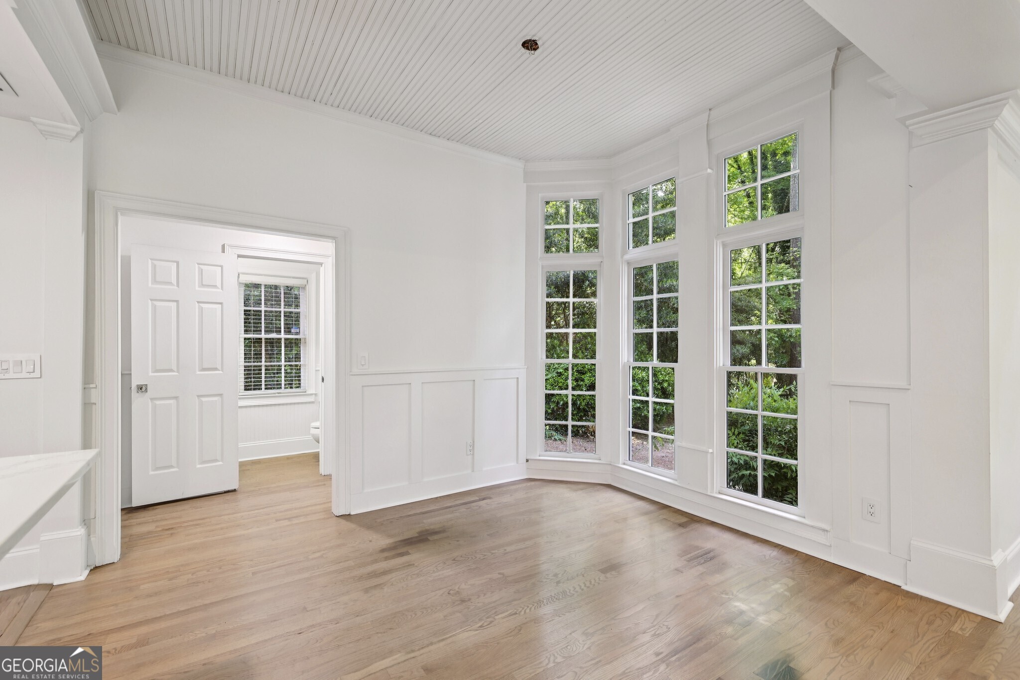 1905 Gainsborough Drive