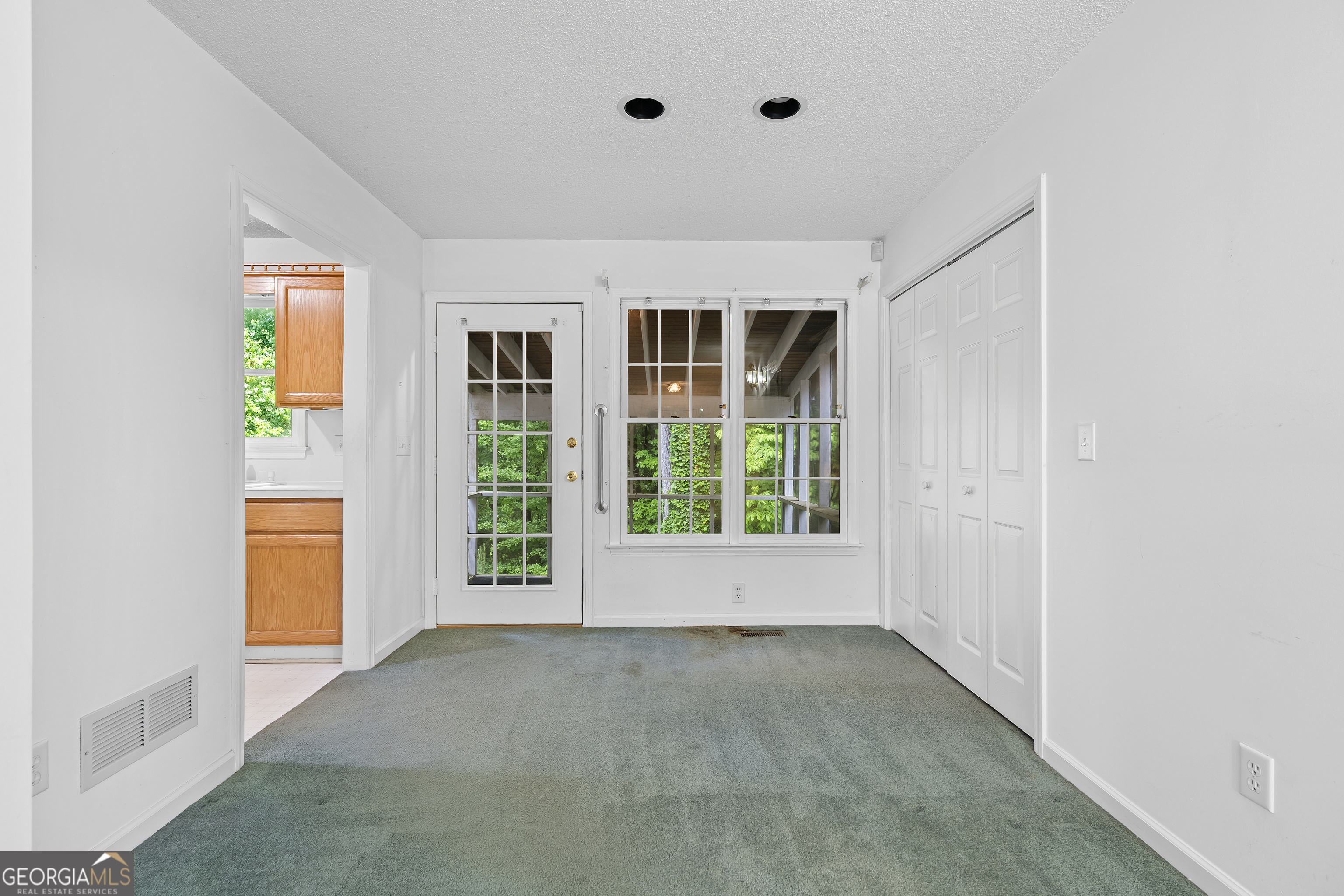 2000 Emerald Drive