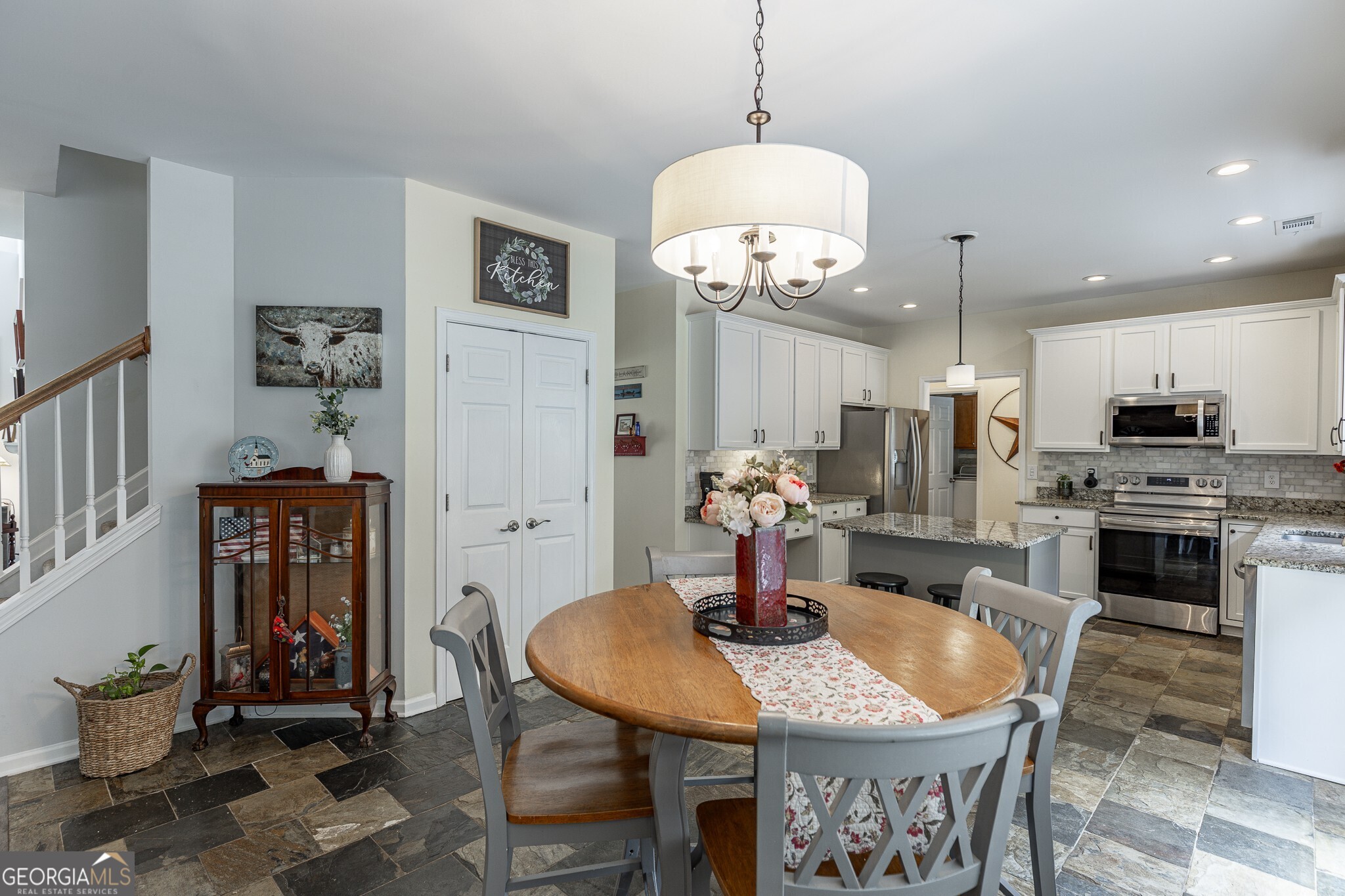 933 Cruce Lake Drive
