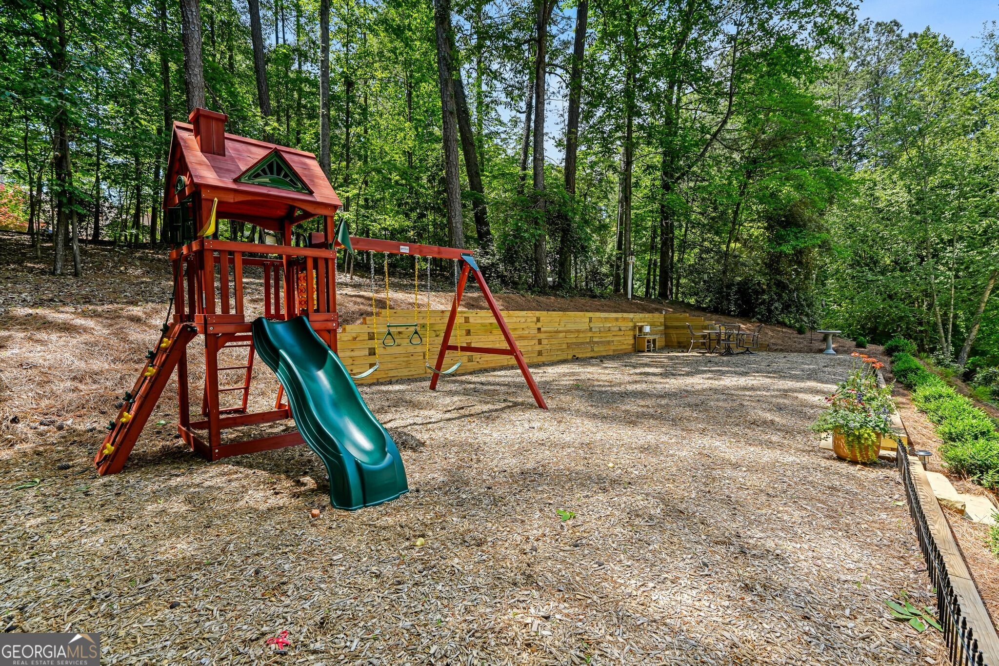 895 Waddington Court