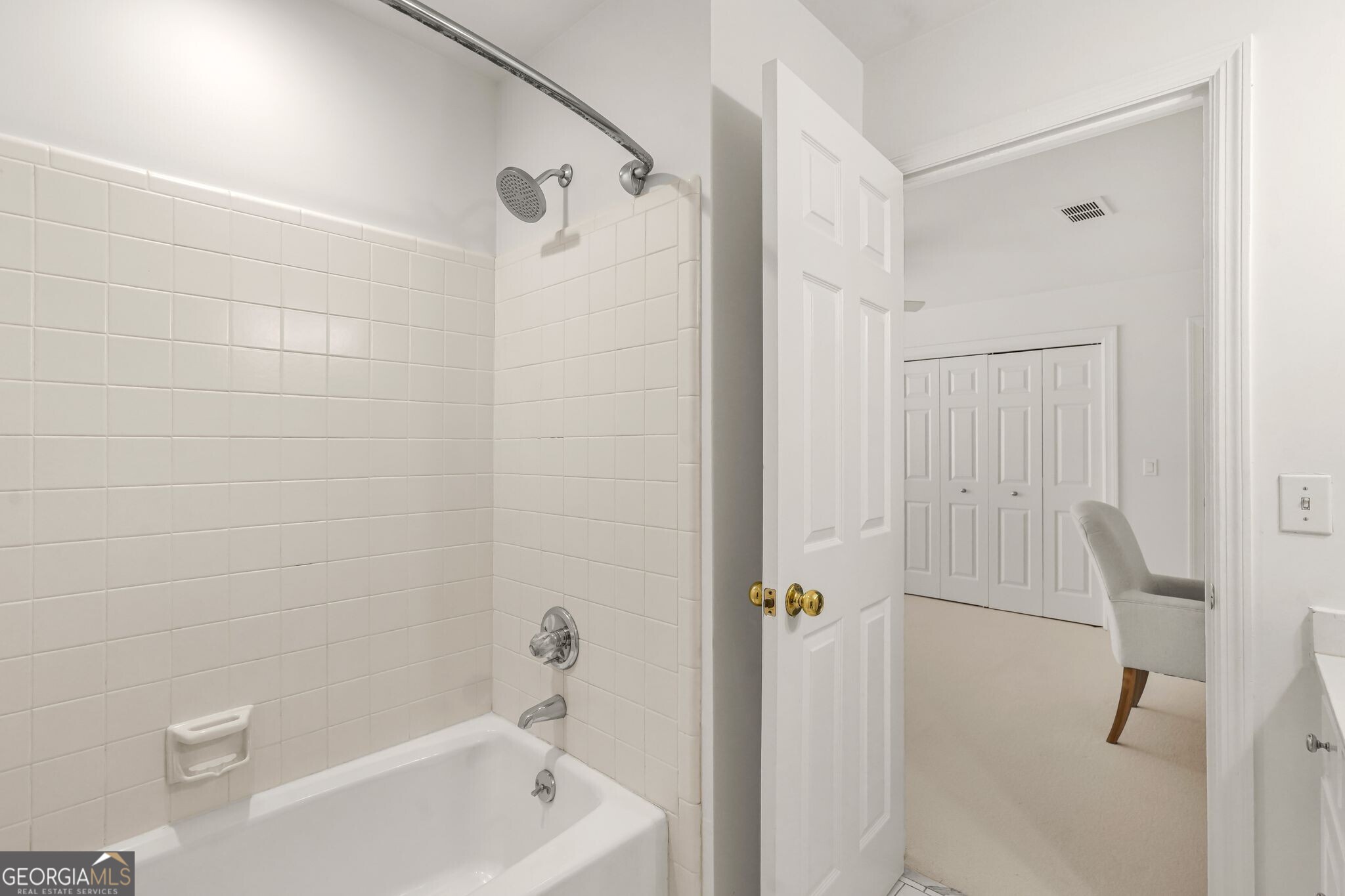 895 Waddington Court