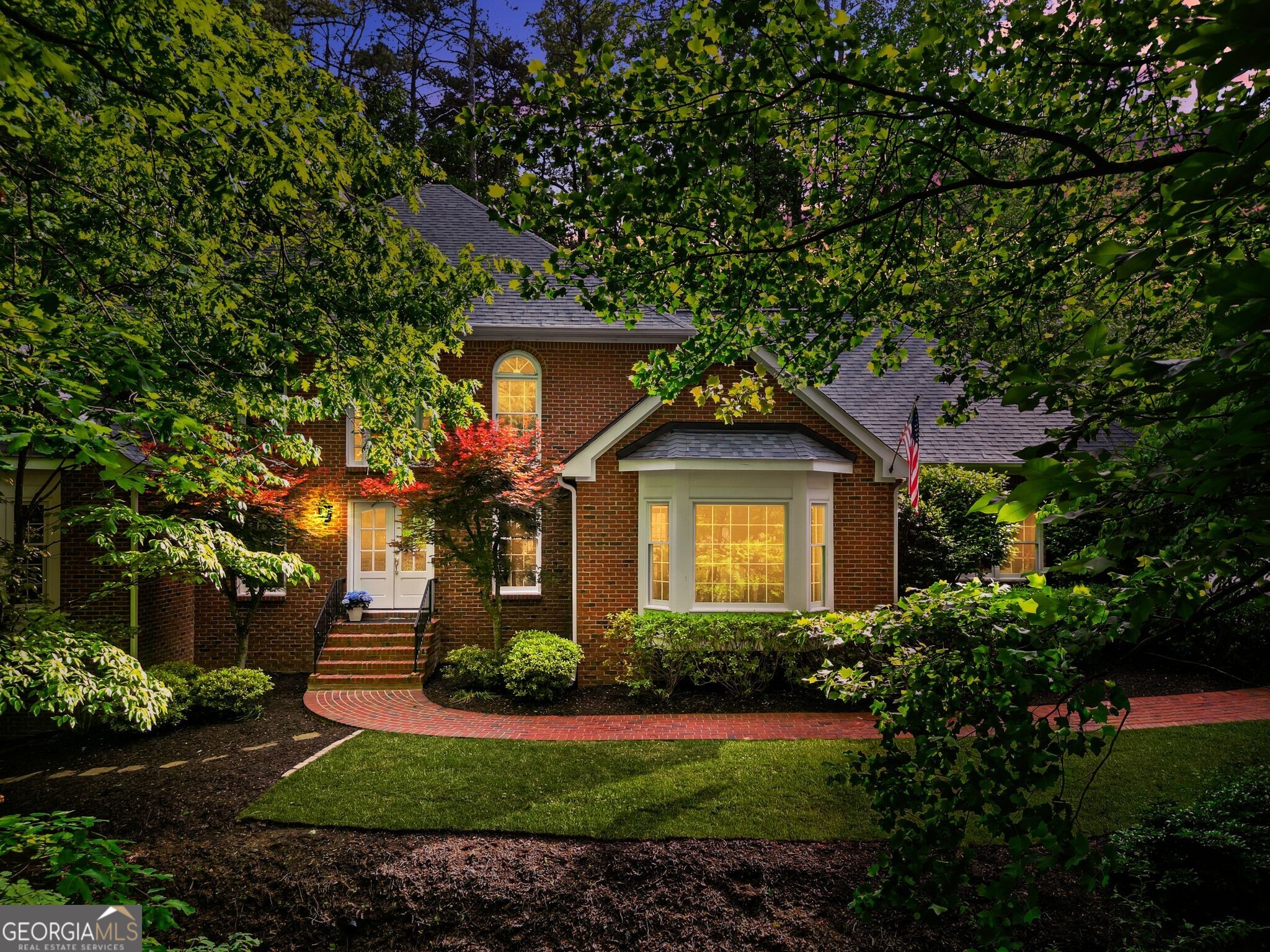895 Waddington Court