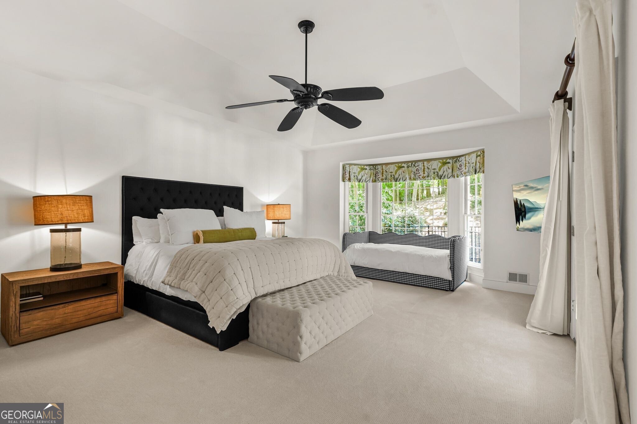 895 Waddington Court