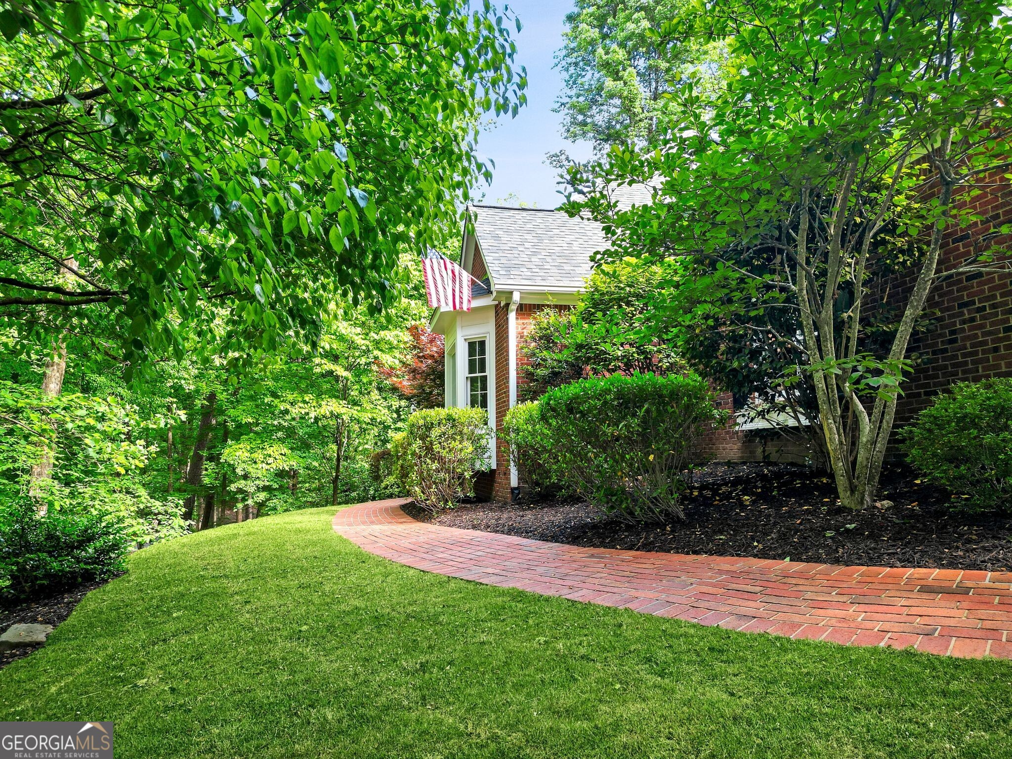895 Waddington Court
