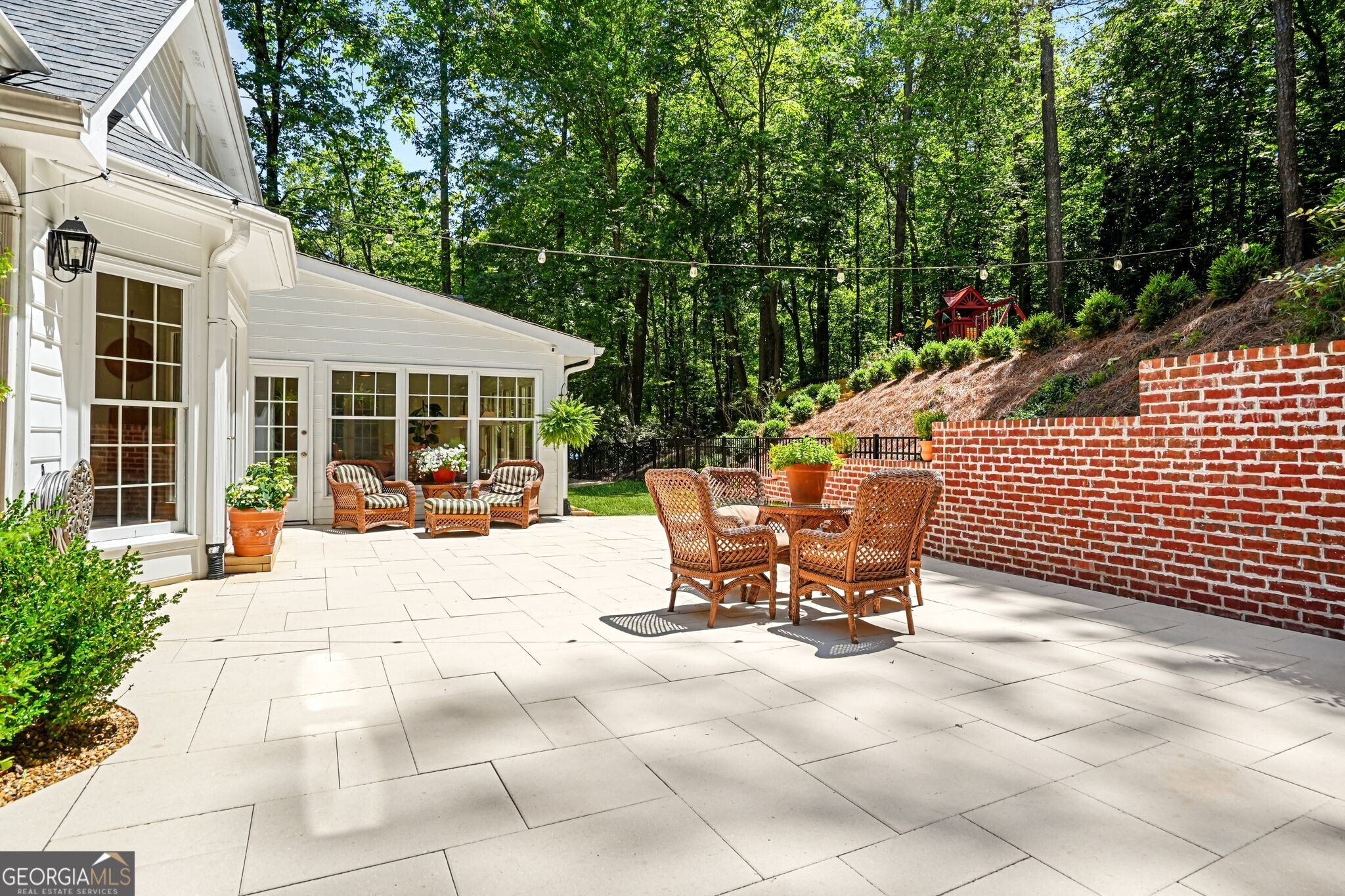 895 Waddington Court