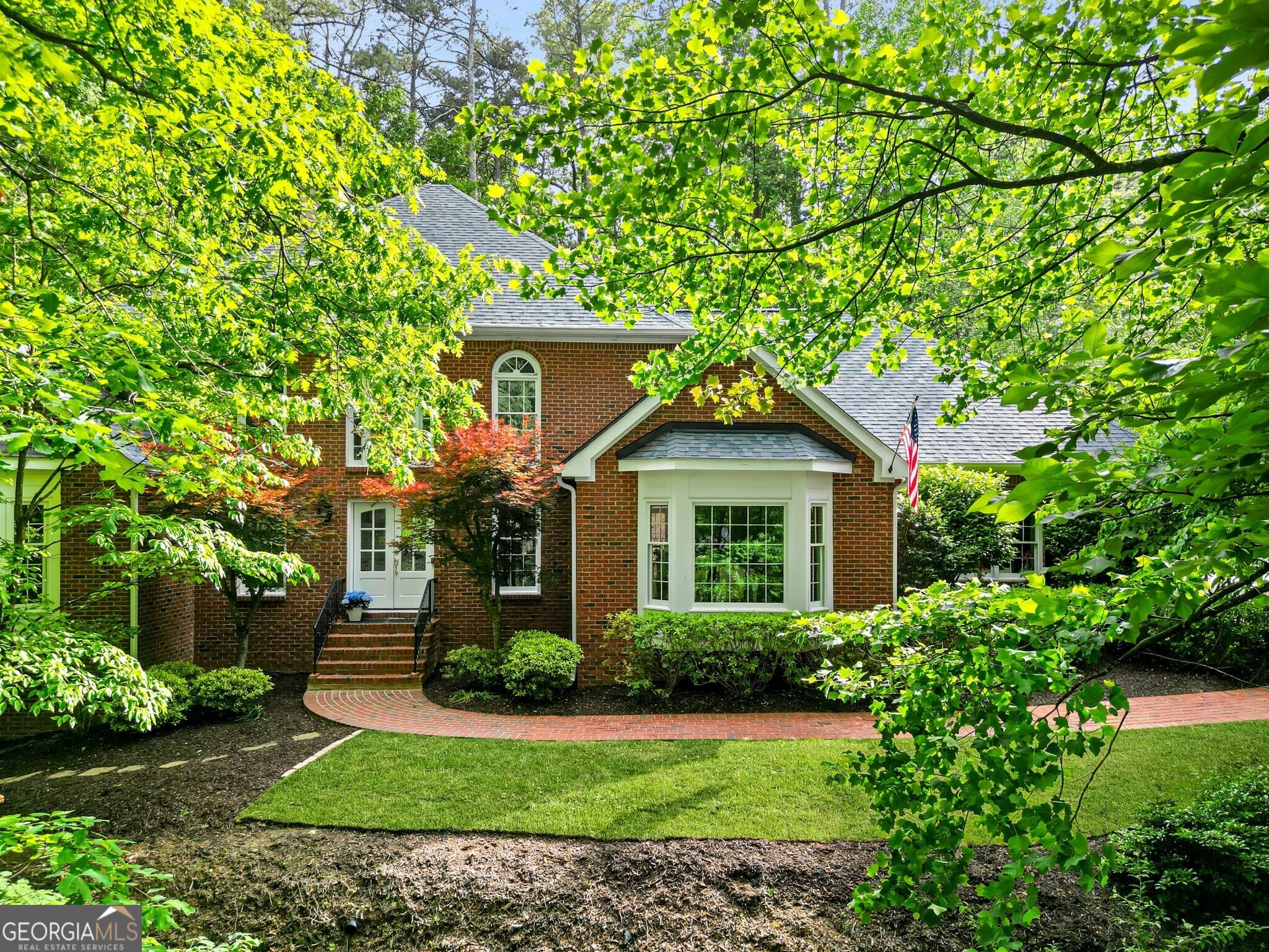 895 Waddington Court