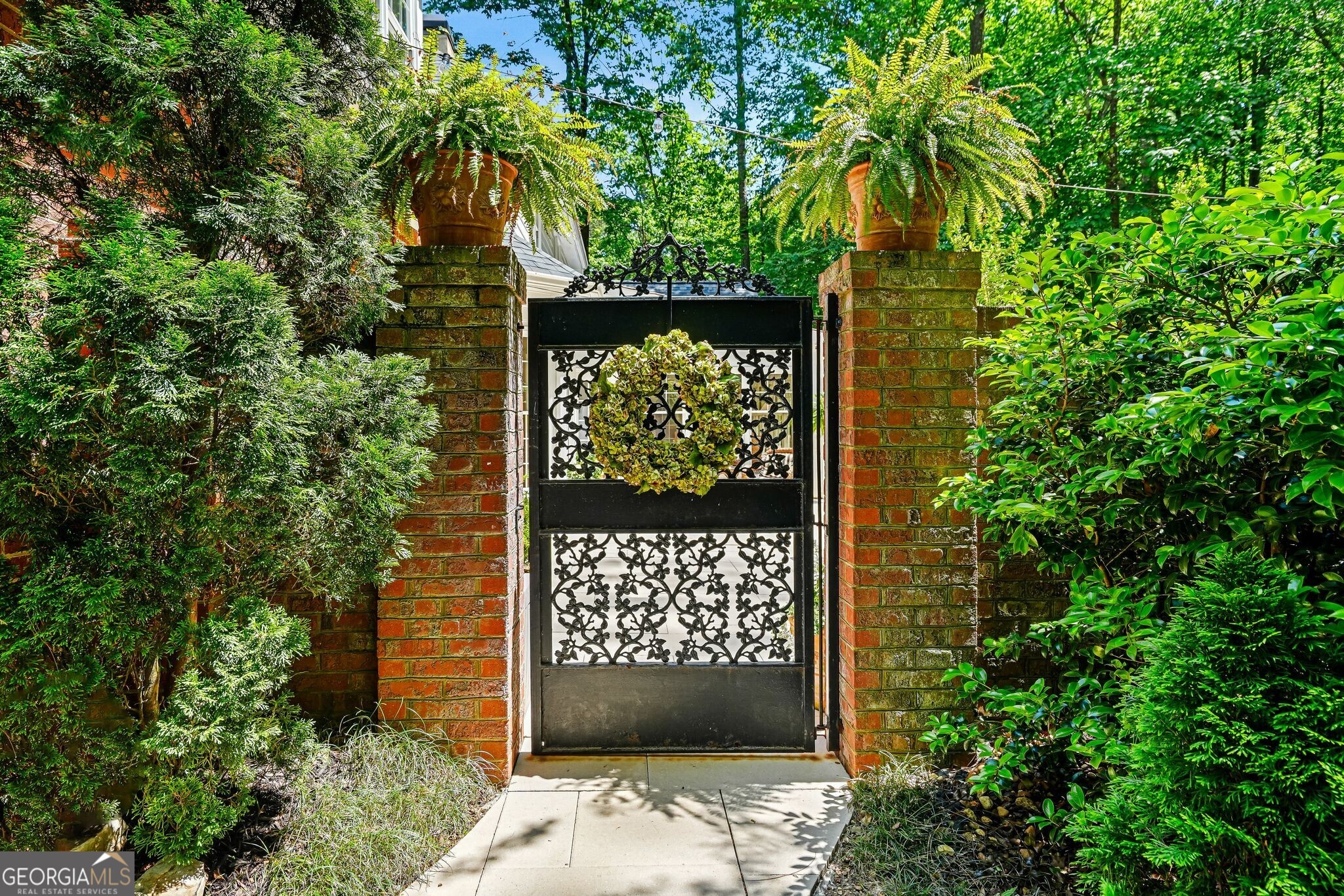 895 Waddington Court