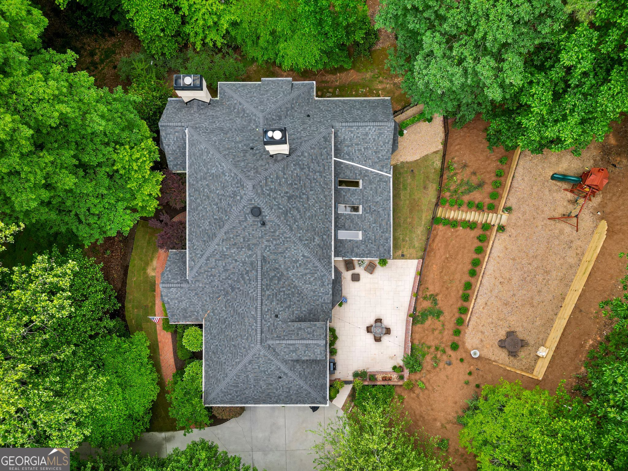 895 Waddington Court