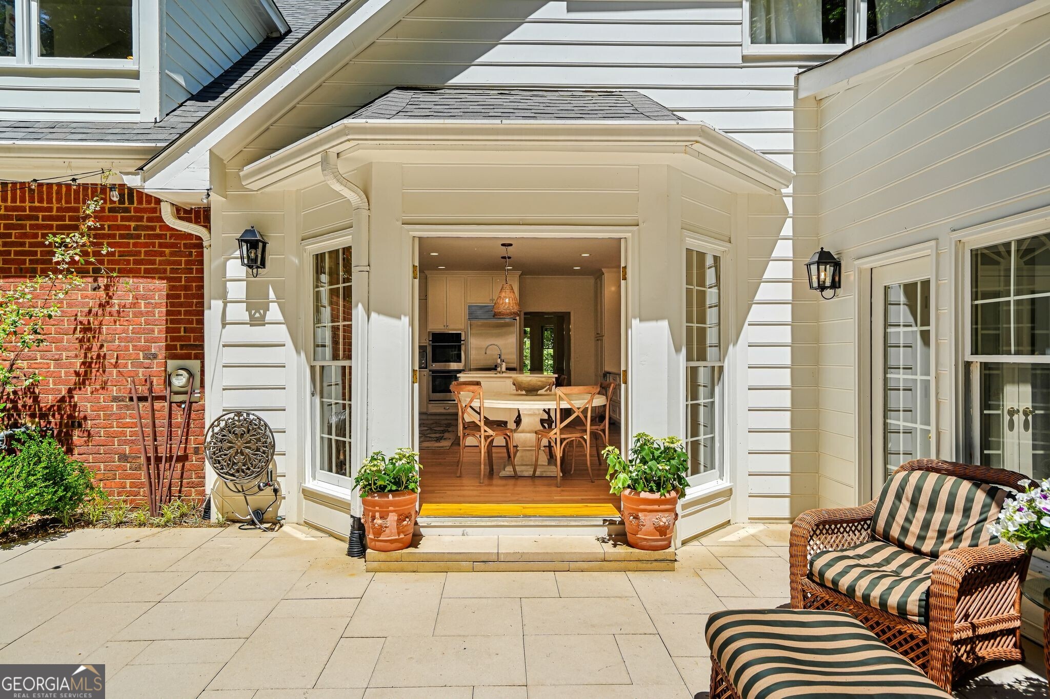 895 Waddington Court