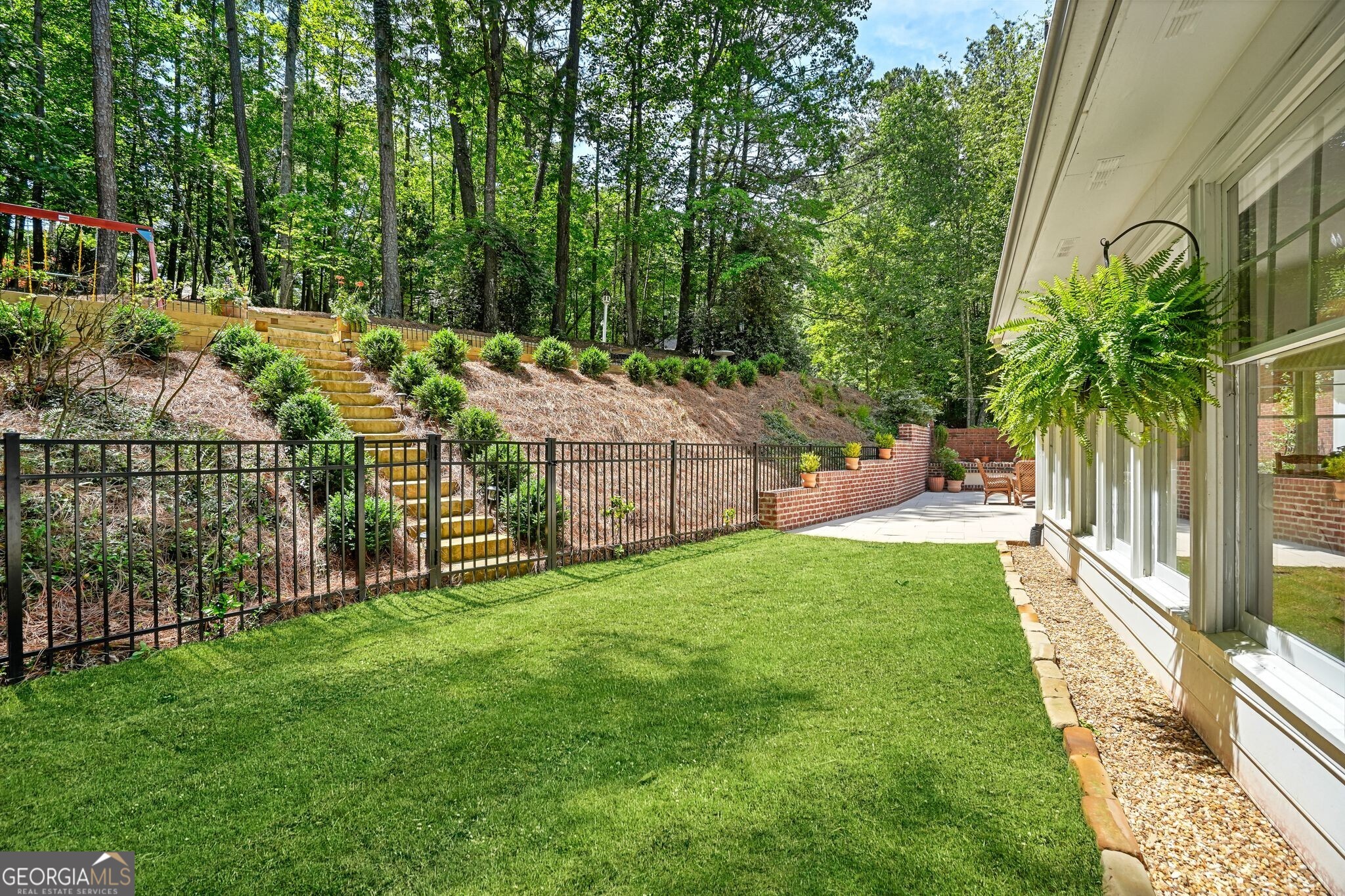 895 Waddington Court