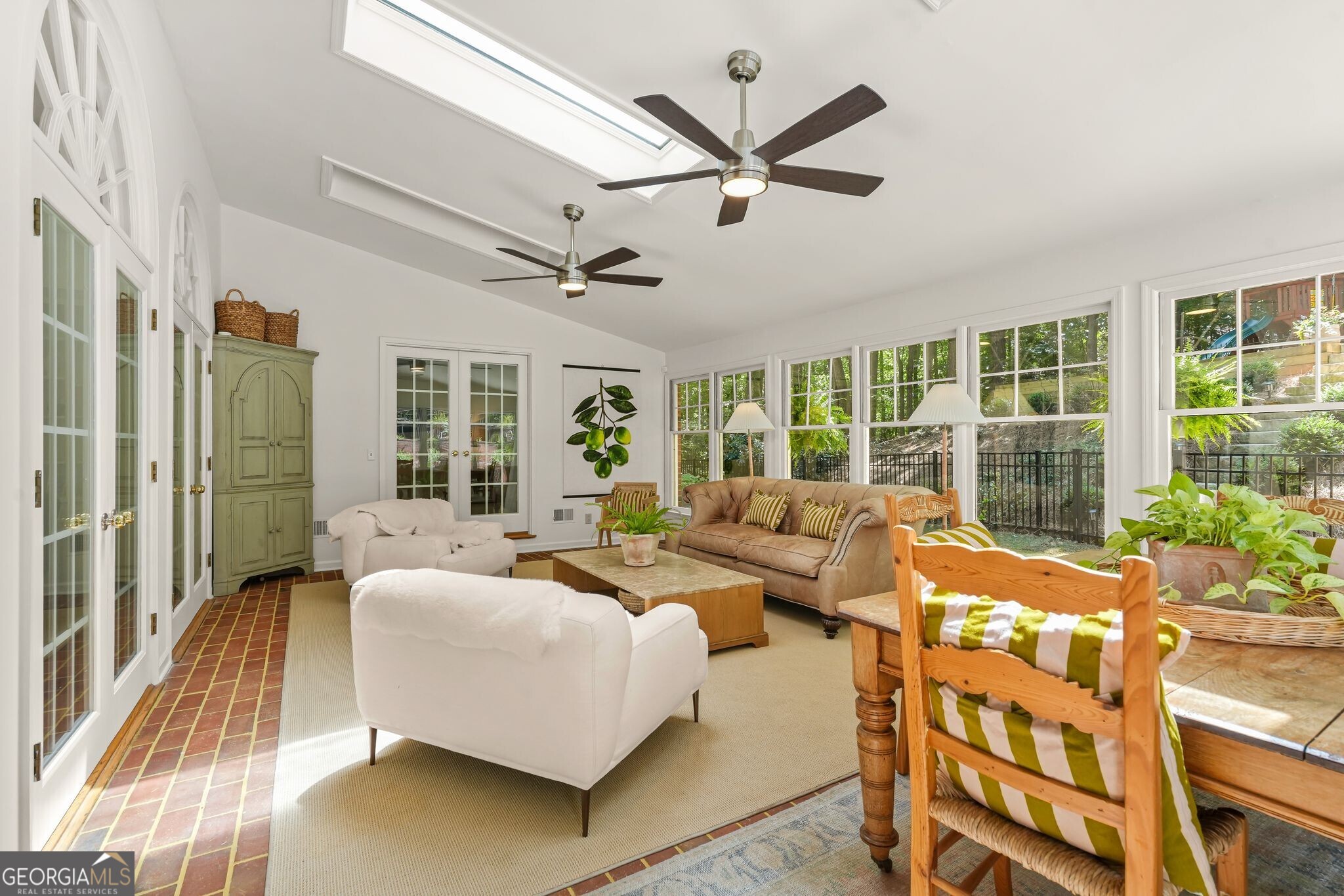 895 Waddington Court