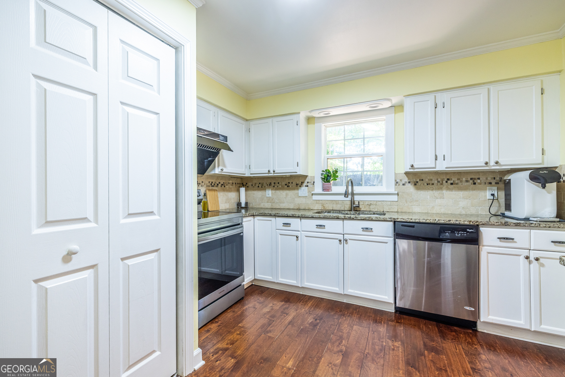 6520 Roswell Road # 73