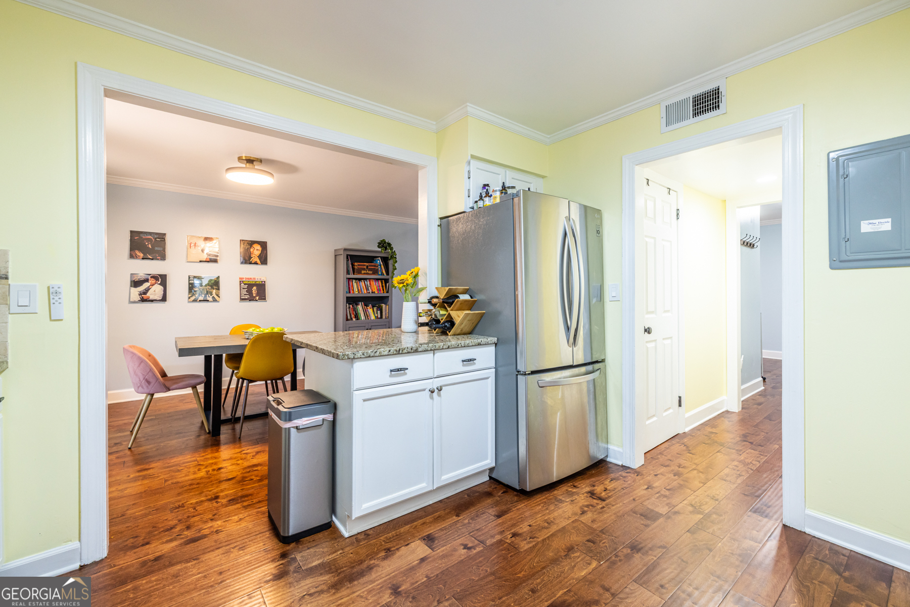 6520 Roswell Road # 73