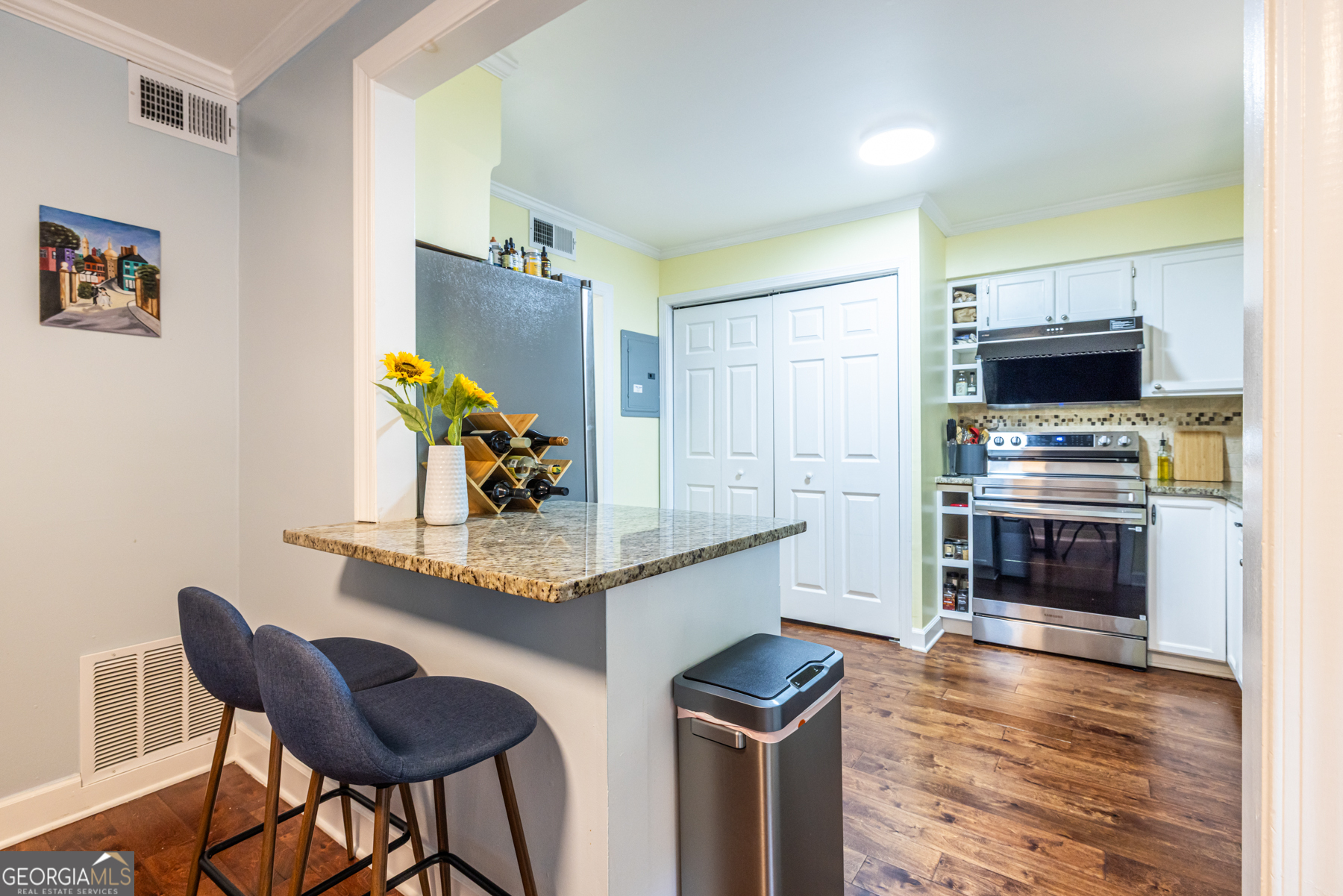 6520 Roswell Road # 73