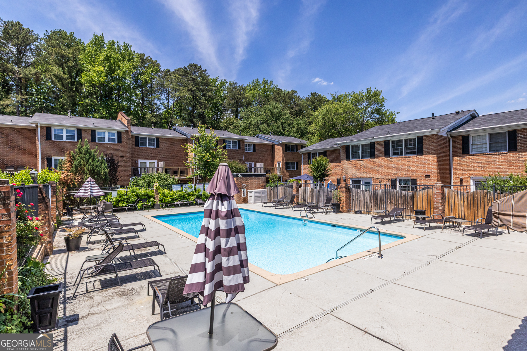 6520 Roswell Road # 73