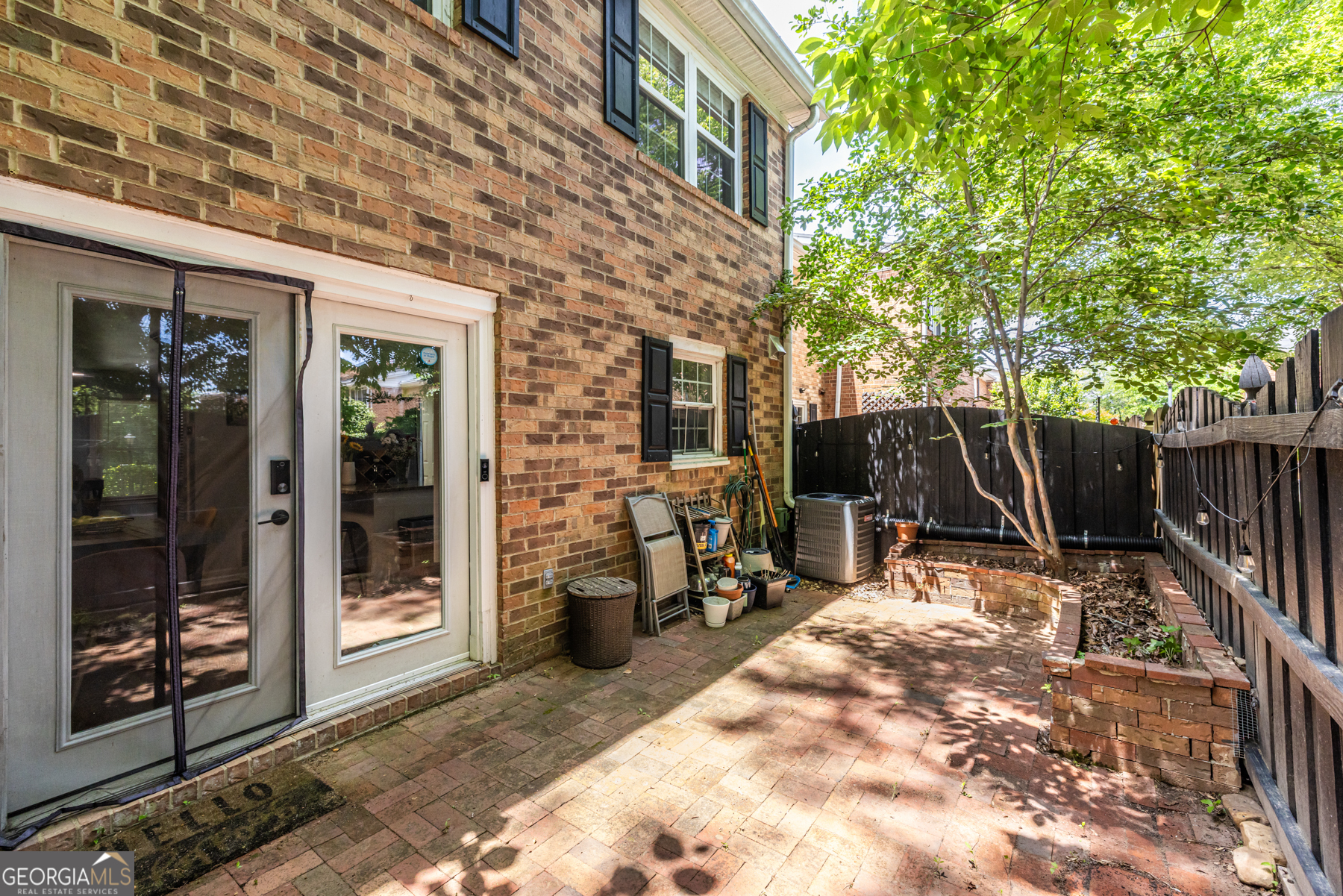 6520 Roswell Road # 73