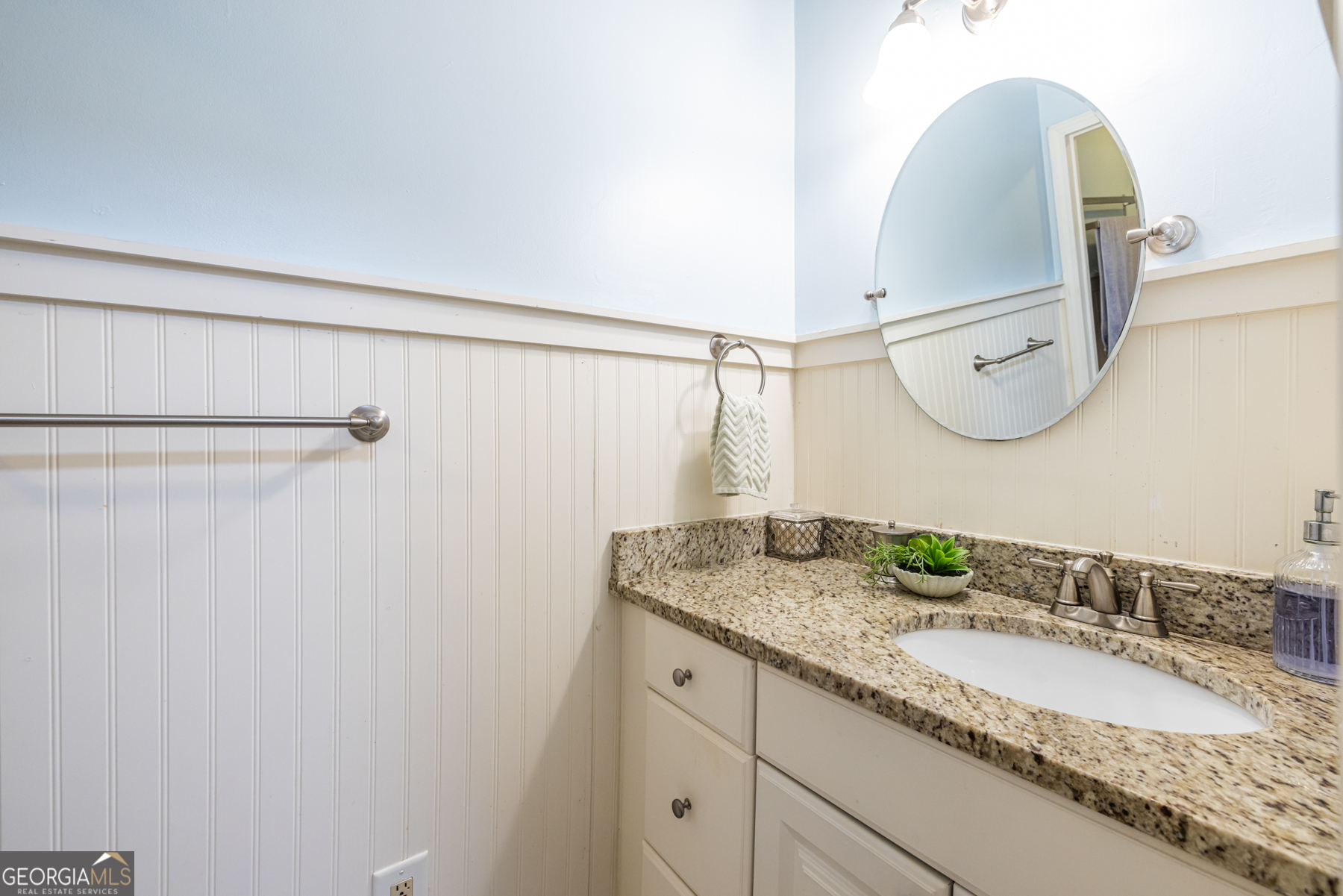 6520 Roswell Road # 73