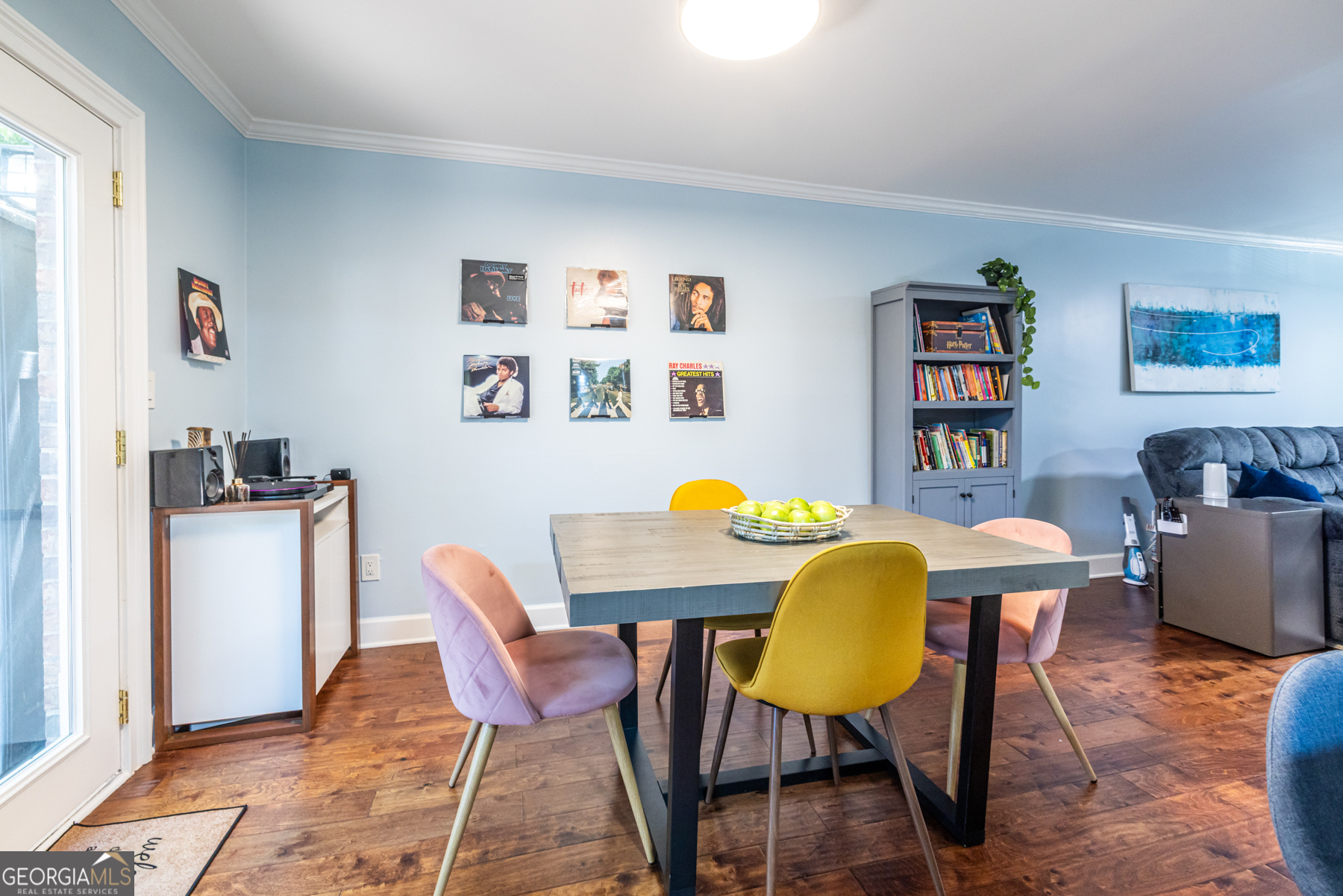6520 Roswell Road # 73