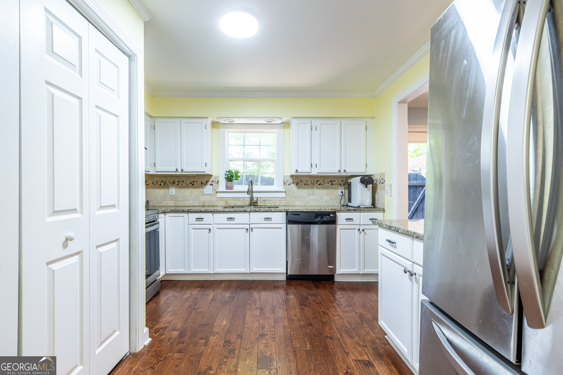 6520 Roswell Road # 73