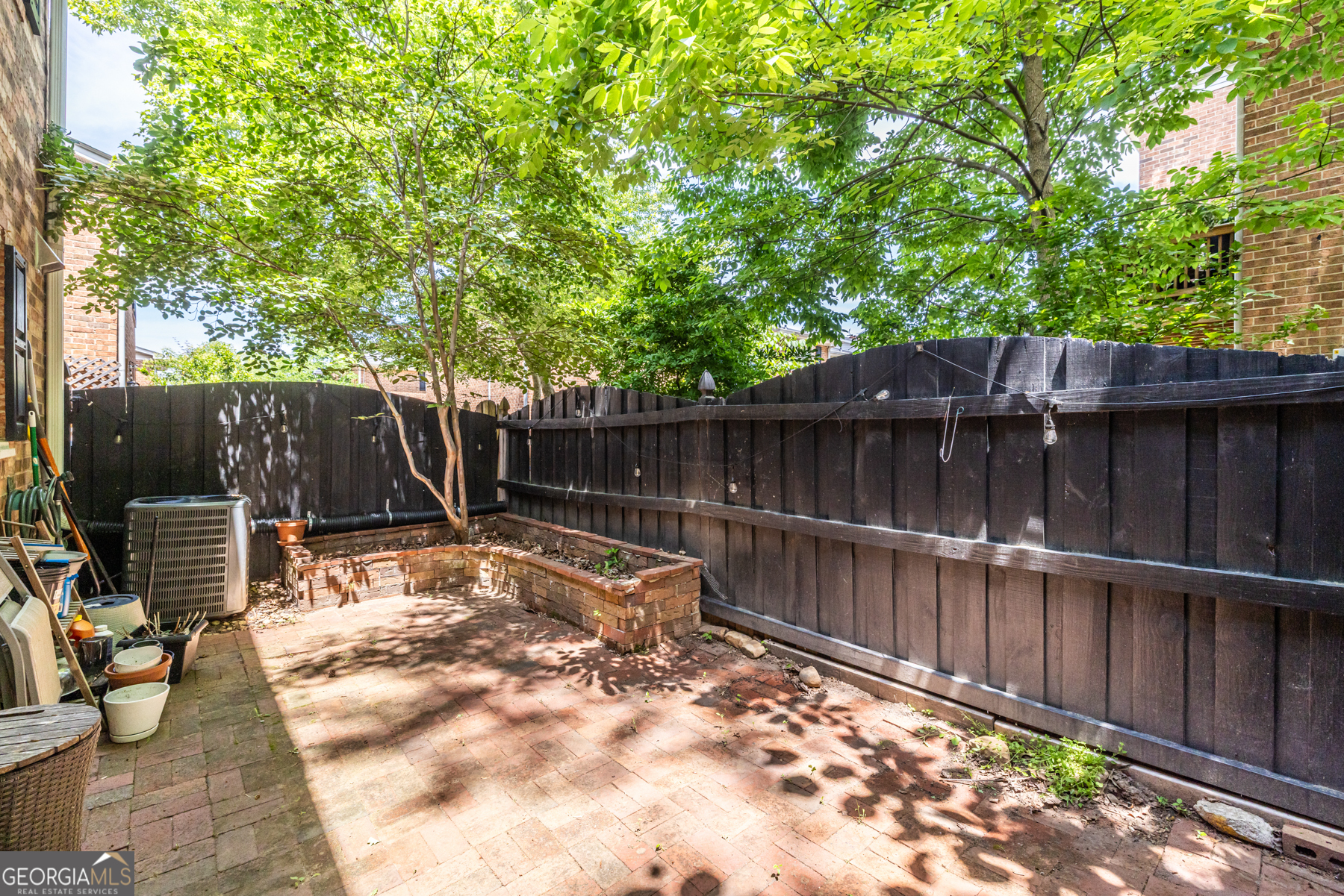 6520 Roswell Road # 73