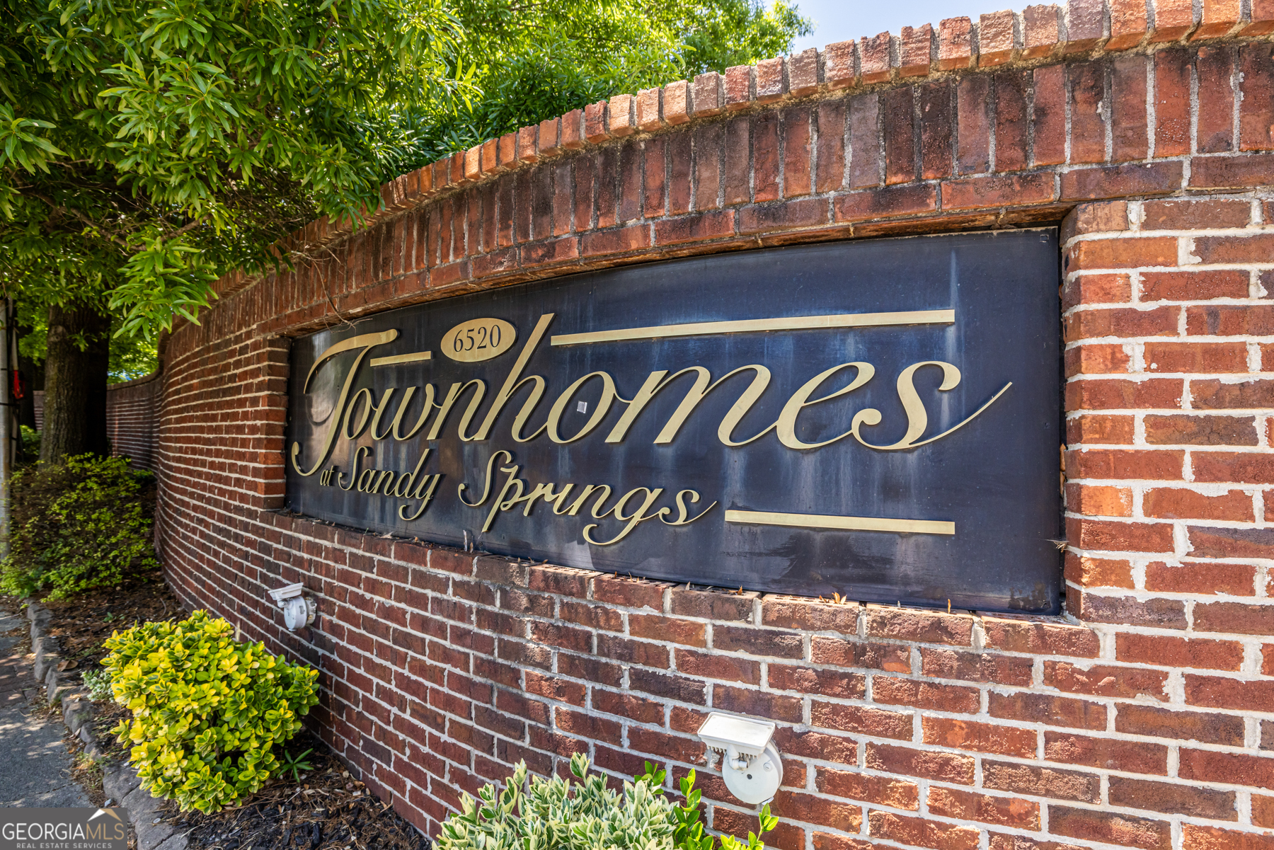 6520 Roswell Road # 73
