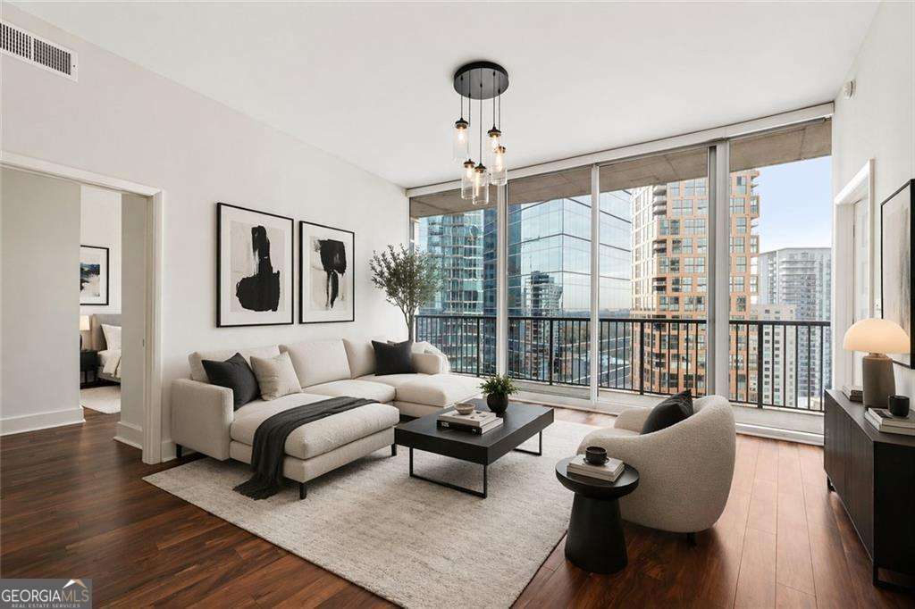 1080 Peachtree Street NE # 1904