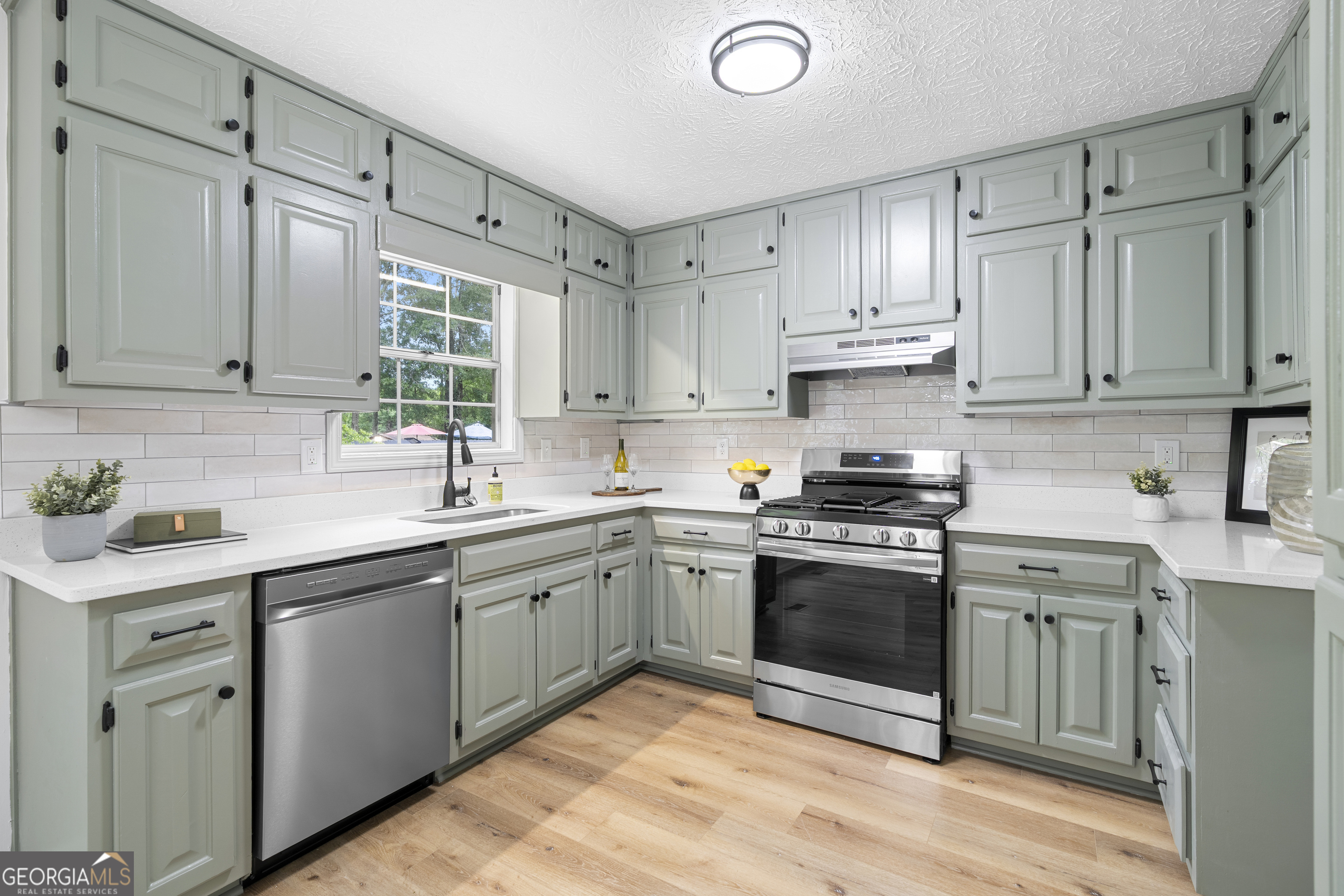 6584 River Glen Drive