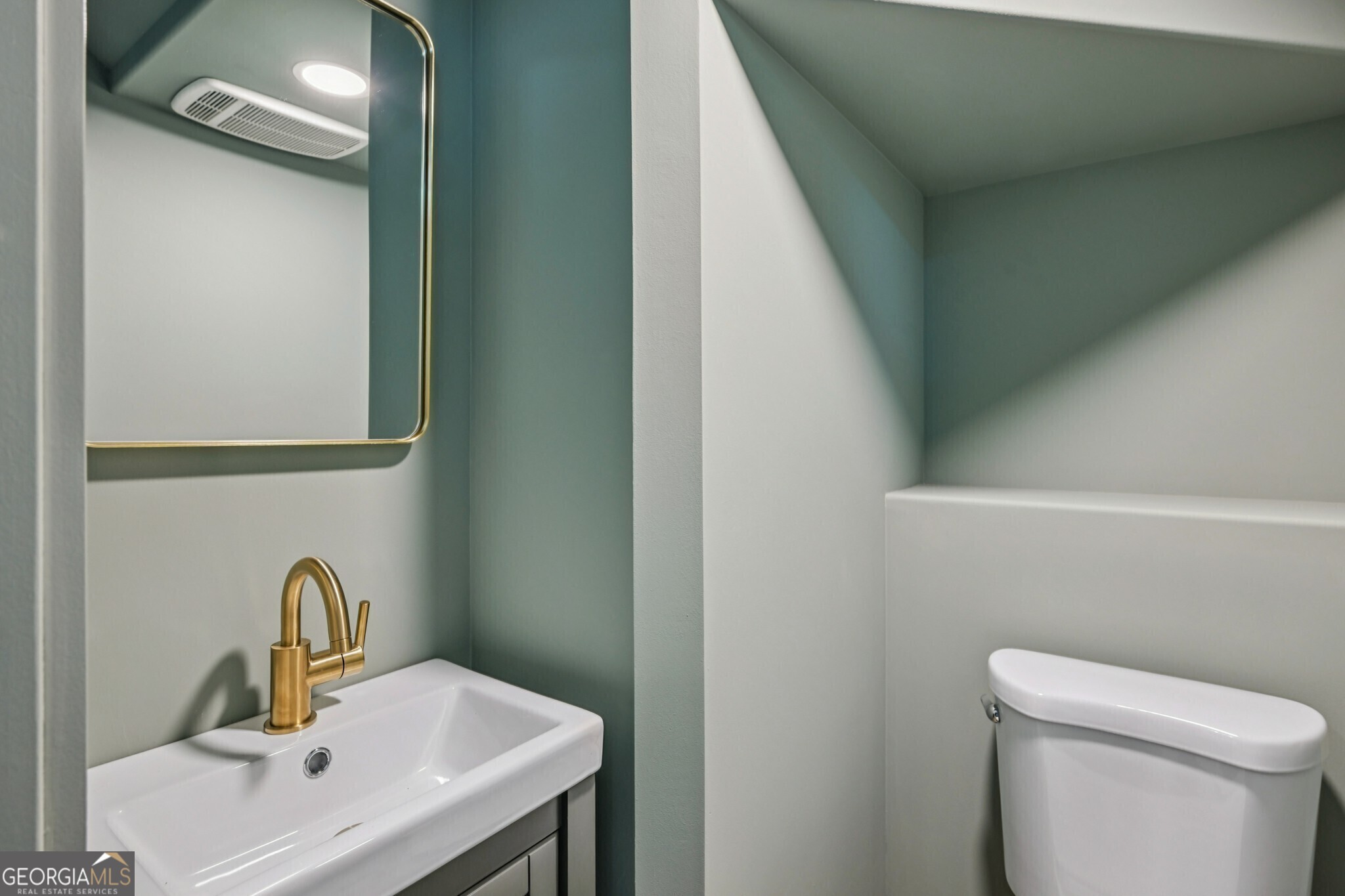 1160 Boulevard SE # 3